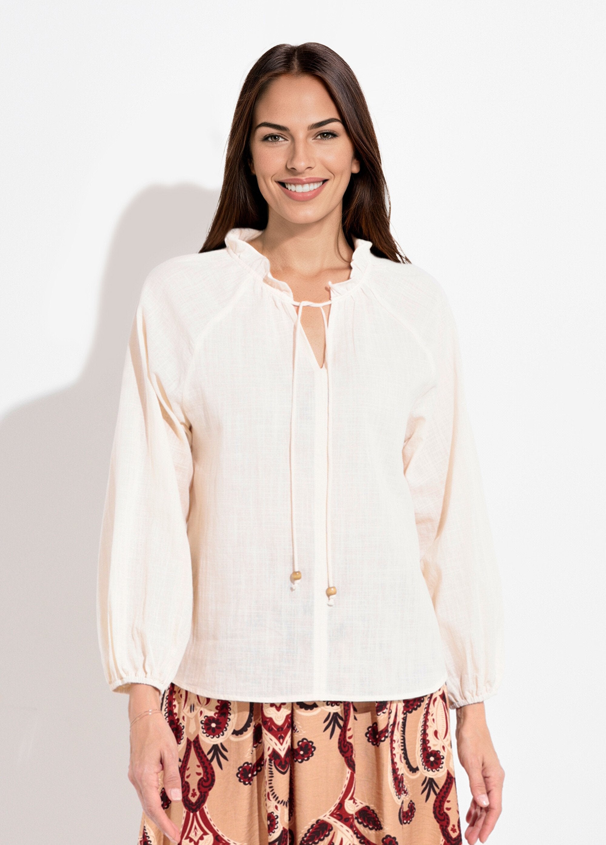 Camicetta_aderente_con_scollo_a_V_e_chiusura_a_cravatta_Beige_FA1_slim