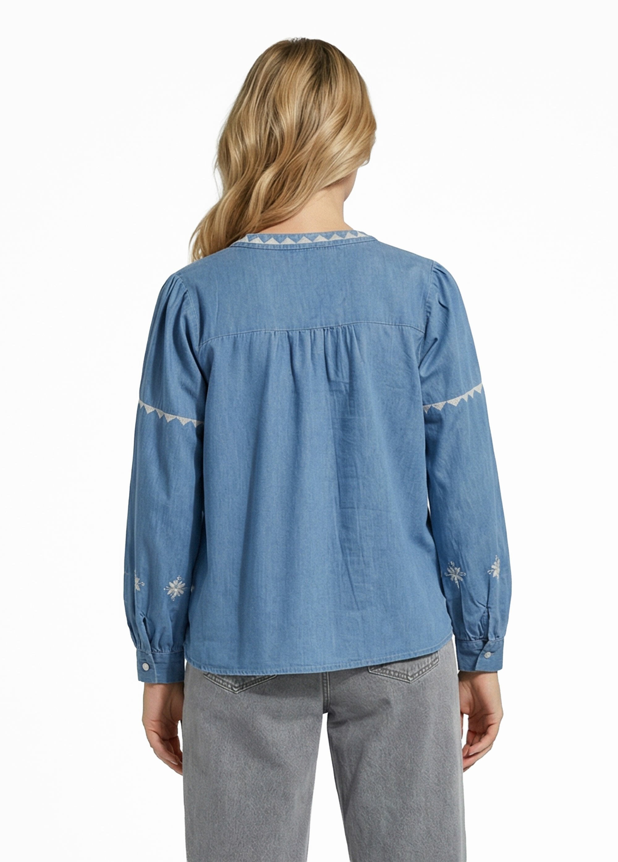 Camicetta_in_Chambray_con_ricamo_a_punto_croce_Bleu_stone_DO1_slim