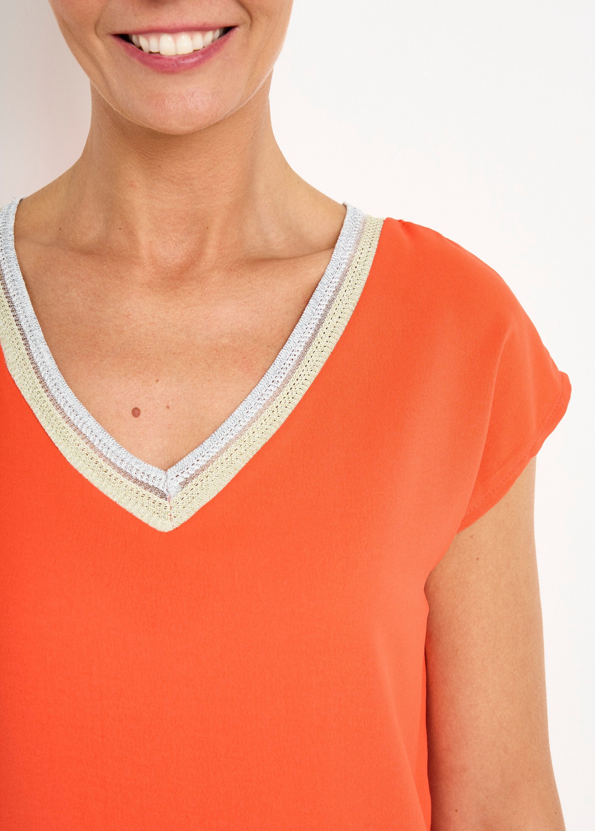Camicetta_senza_maniche_con_scollo_a_V_e_intrecciata_Coquelicot_DE1_slim
