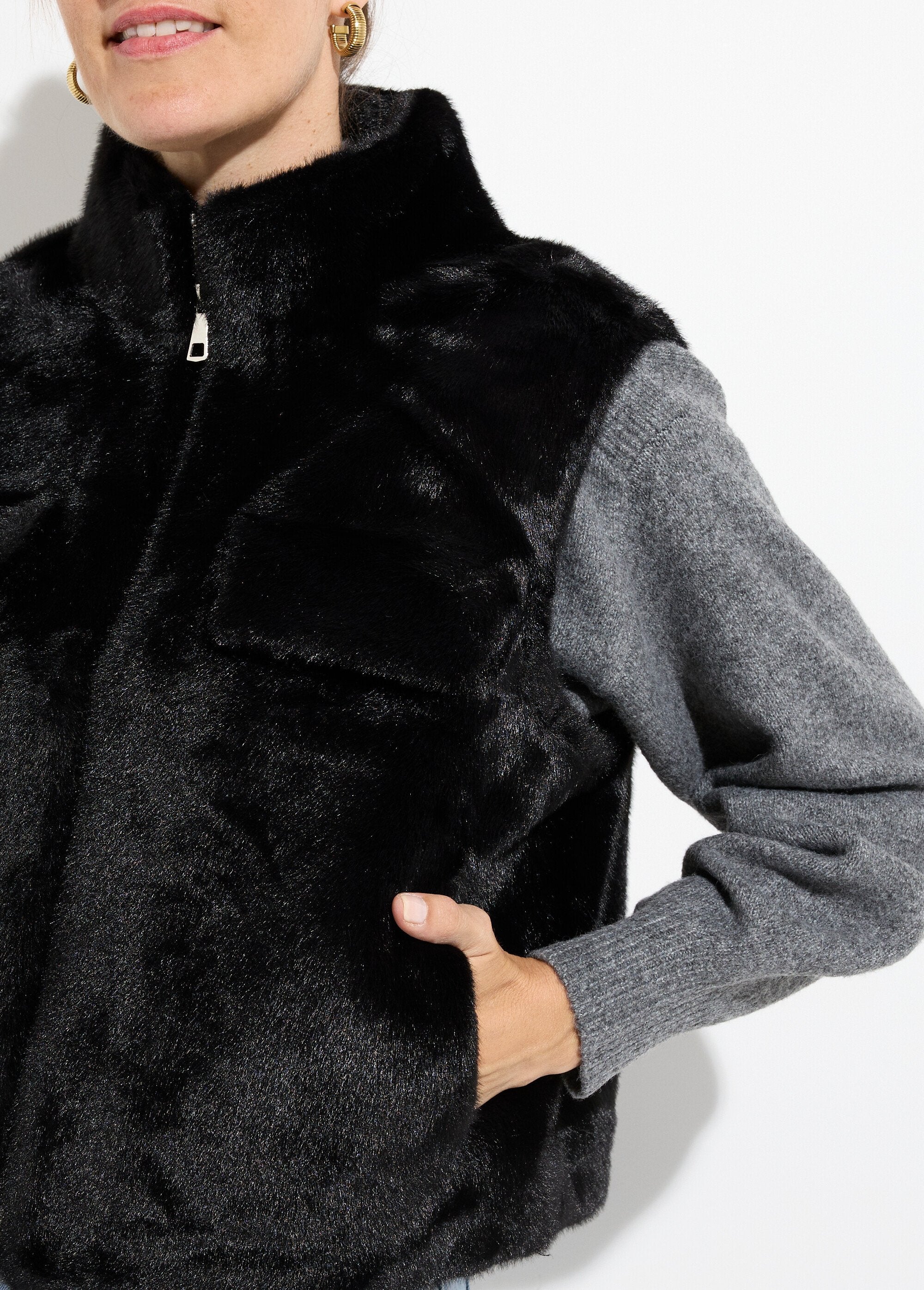 Giacca_di_pelliccia_senza_maniche_con_zip_Noir_DE1_slim