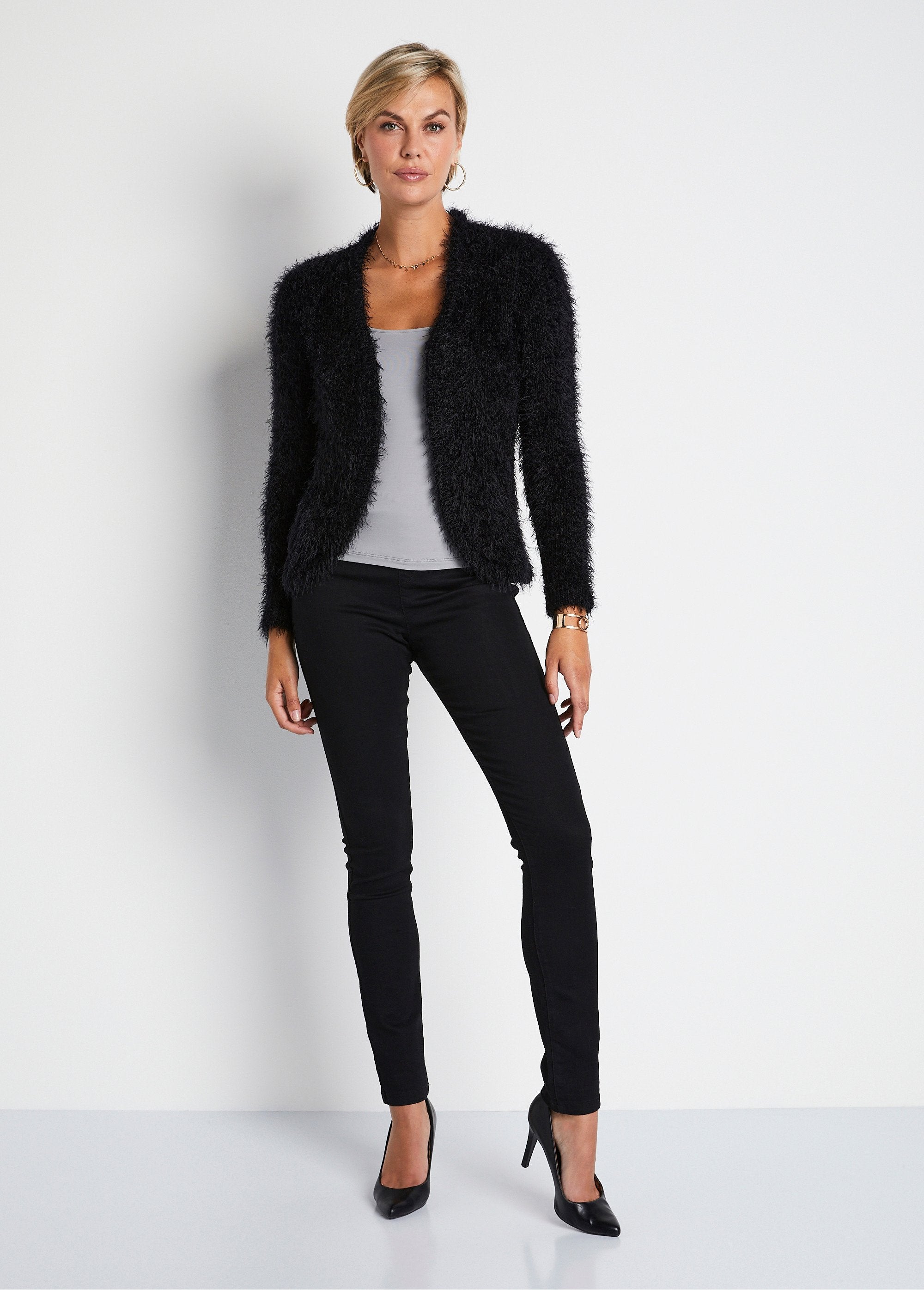 Cardigan_bolero_corto_con_maglia_effetto_pelliccia_NERO_SF1_slim