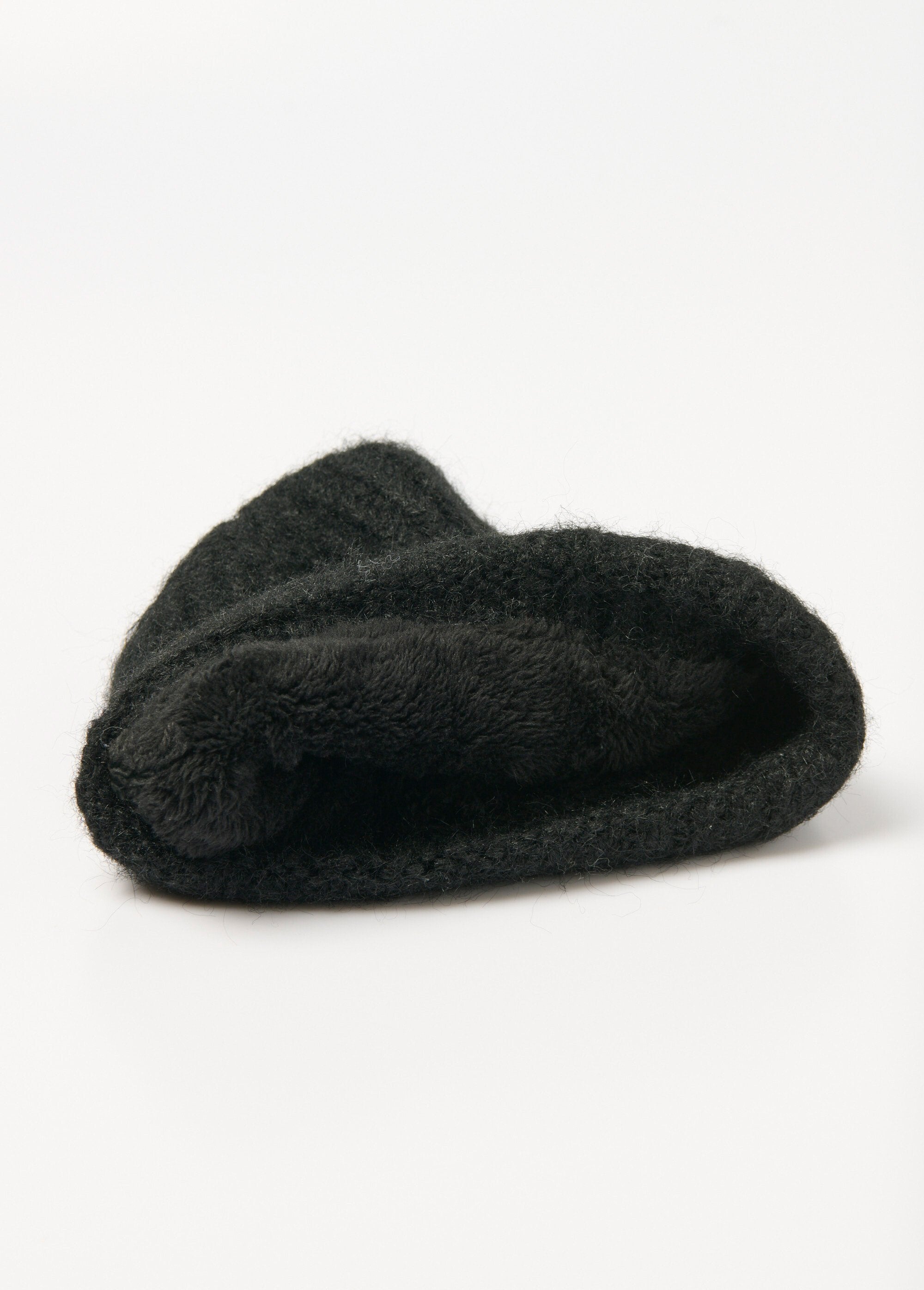 Caldo_berretto_di_lana_con_fodera_in_pile_Noir_UN1_slim