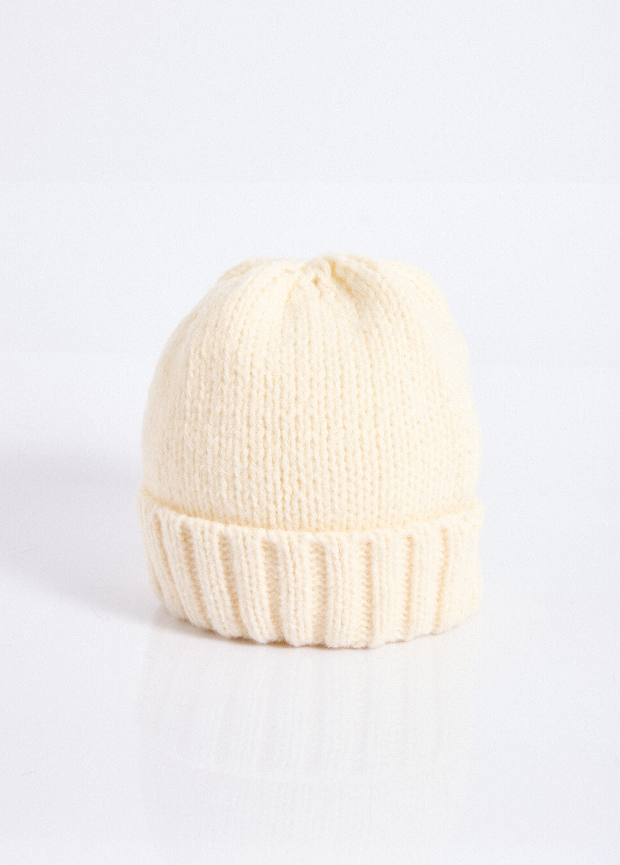 Bonnet_pastel_en_maille_cotelée_à_revers_Ecru_FA1_slim