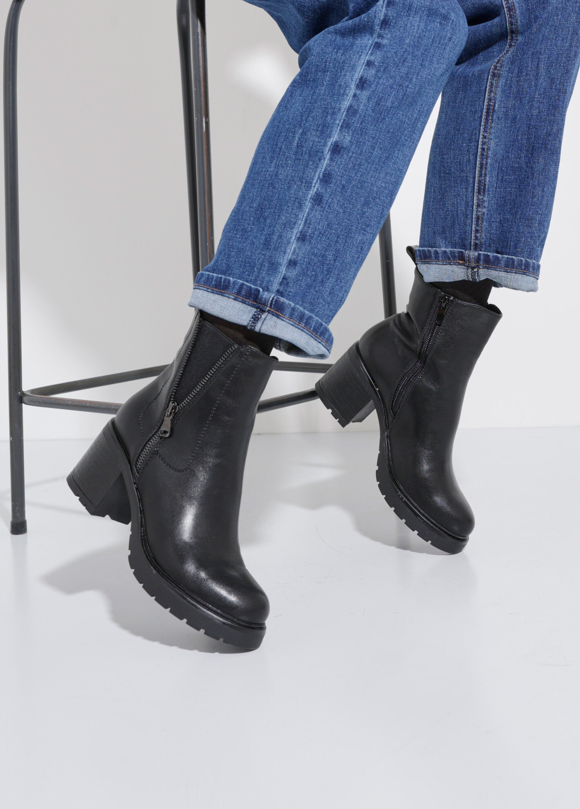 Stivali_con_tacco_con_suola_dentellata_e_cerniere_Noir_SF1_slim