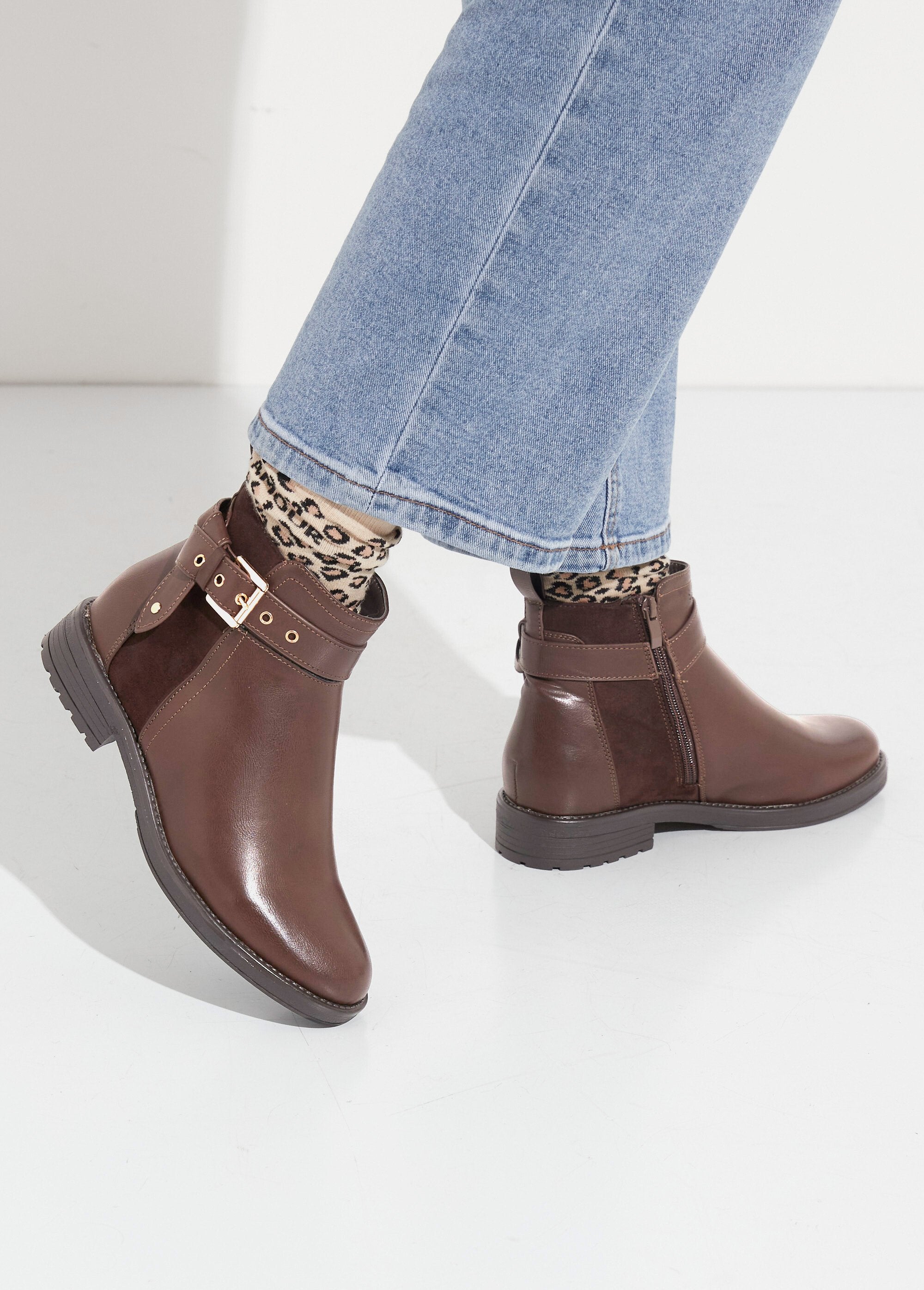 Stivali_in_bi-materiale_con_cinturino_alla_caviglia_Marron_SF1_slim