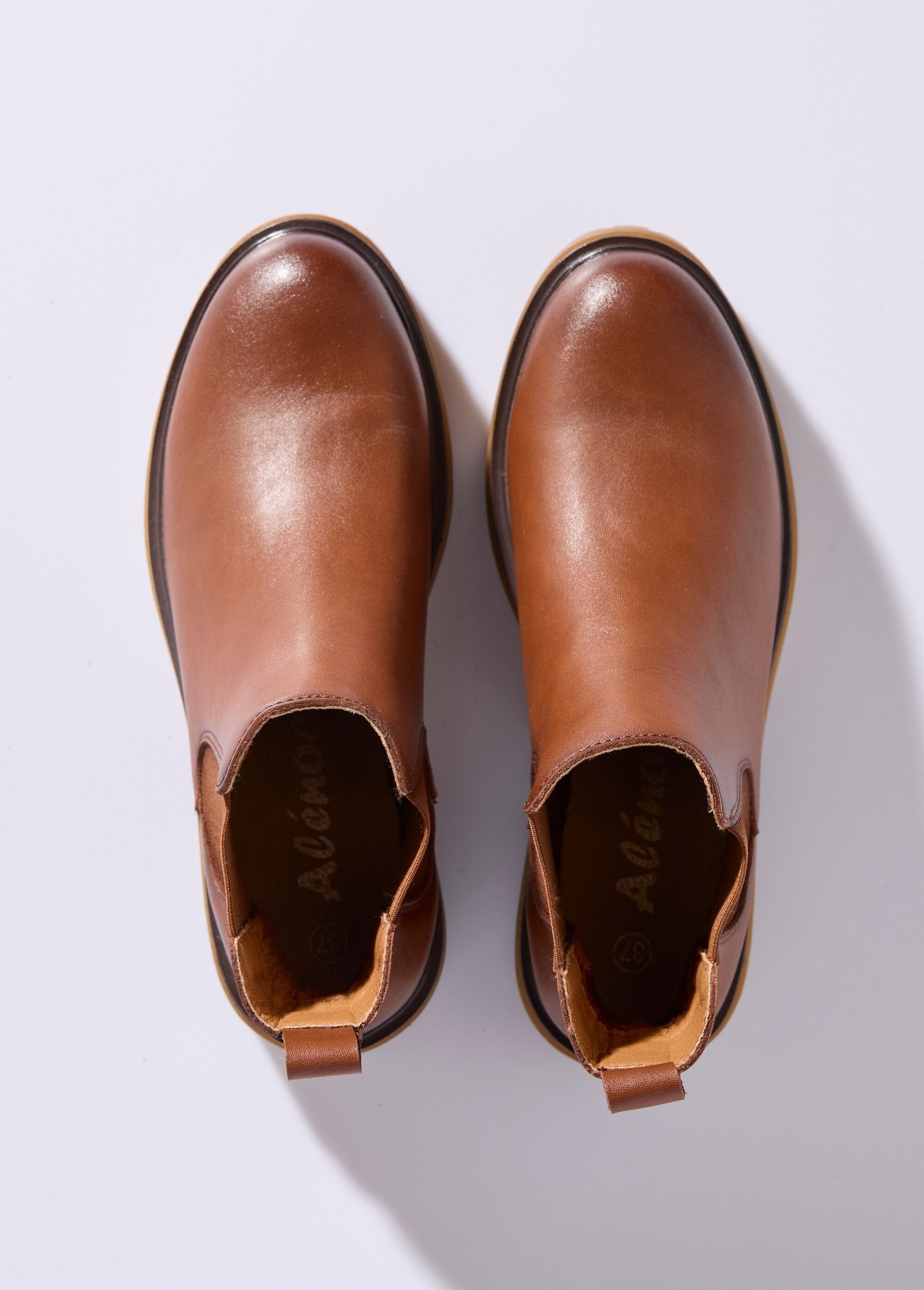 Stivali_Chelsea_in_pelle_con_suola_spessa_Camel_OV1_slim