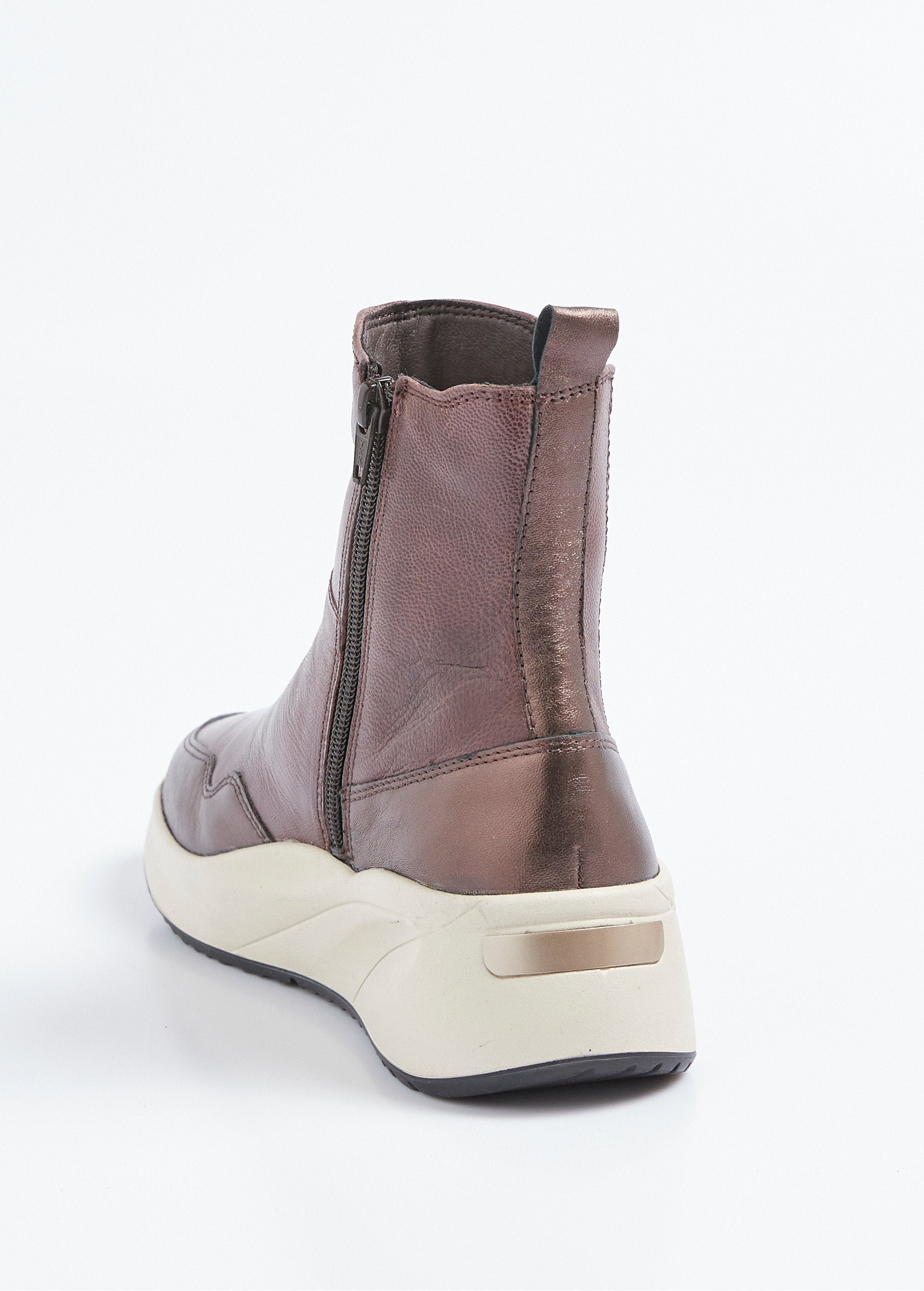 Stivali_sportivi_in_pelle_con_suola_spessa_Marron_DO1_slim
