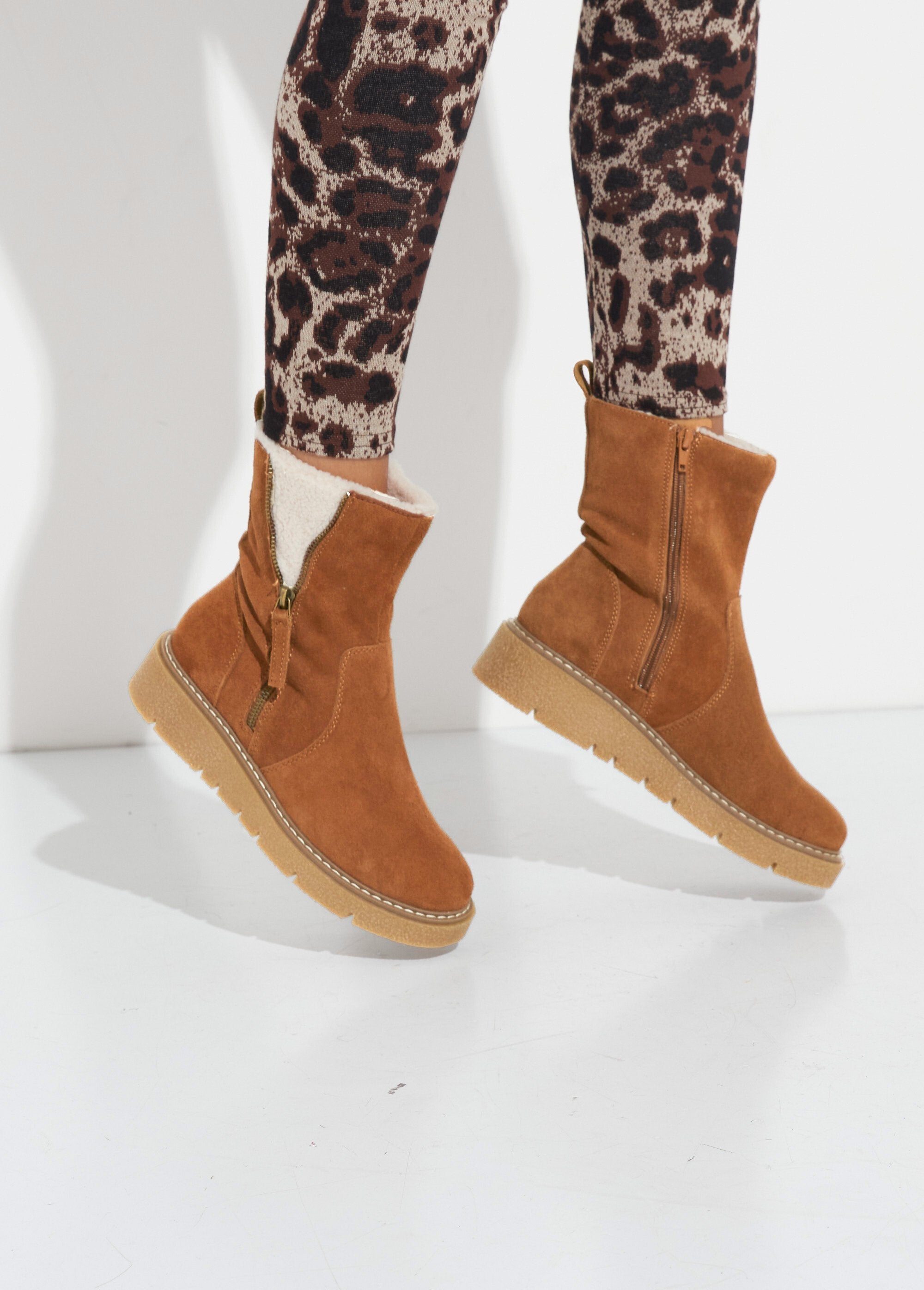 Stivaletti_in_pelle,_dettaglio_in_pelliccia_Camel_SF1_slim