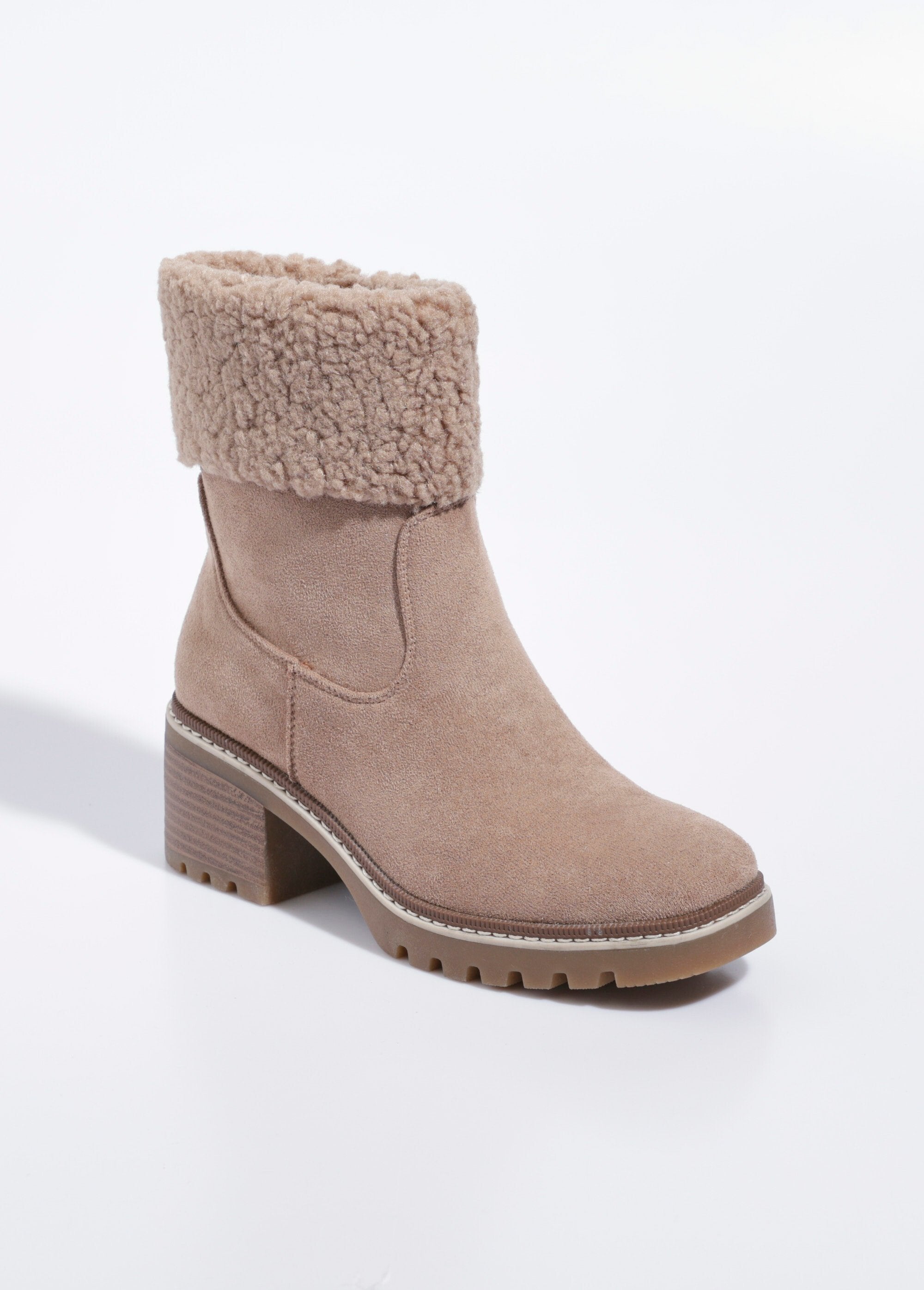 Stivali_in_similpelle_con_tacco_e_polsino_in_pelliccia_Beige_FA1_slim