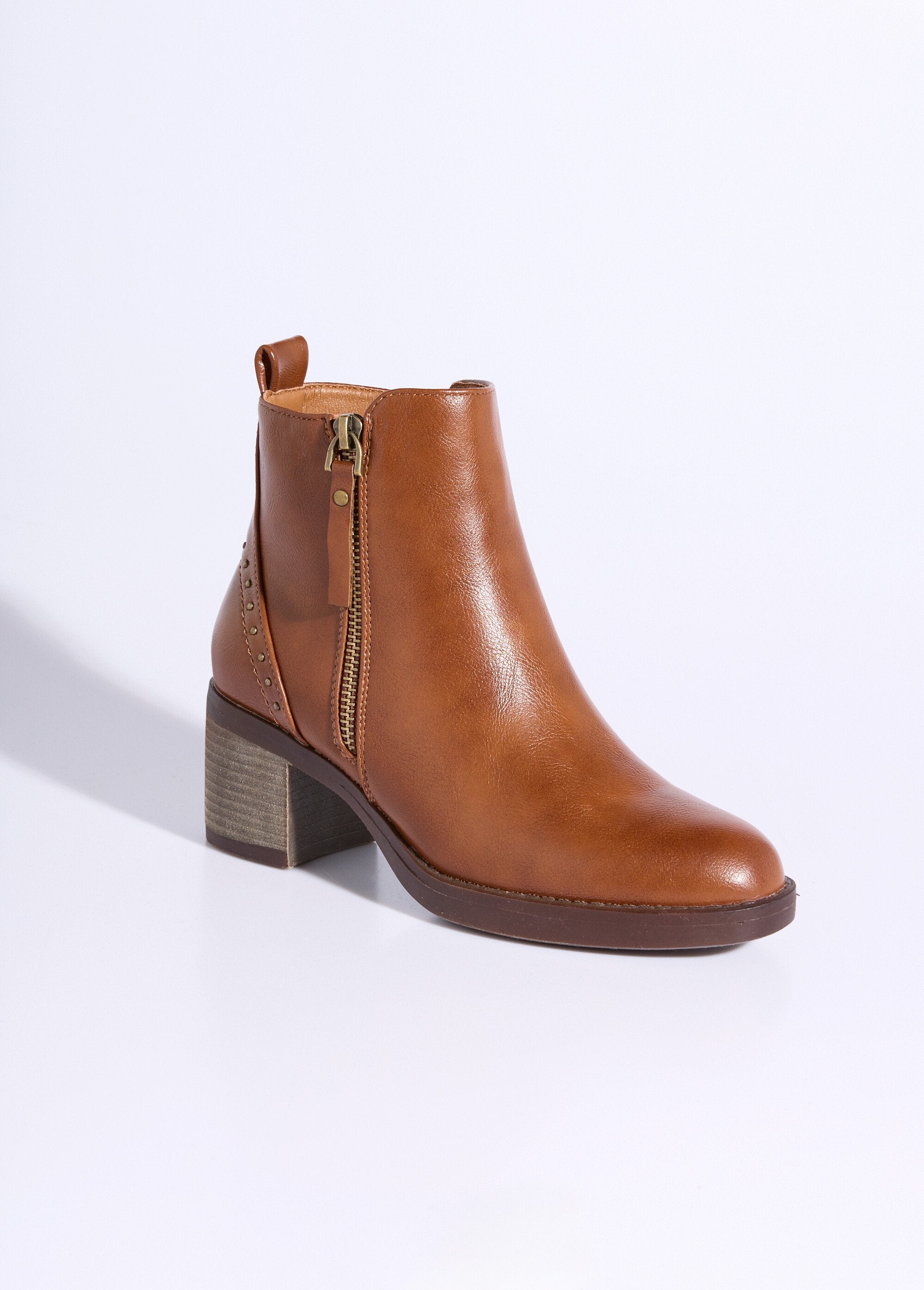 Stivali_con_zip_e_tacco_con_borchie_Camel_FA1_slim