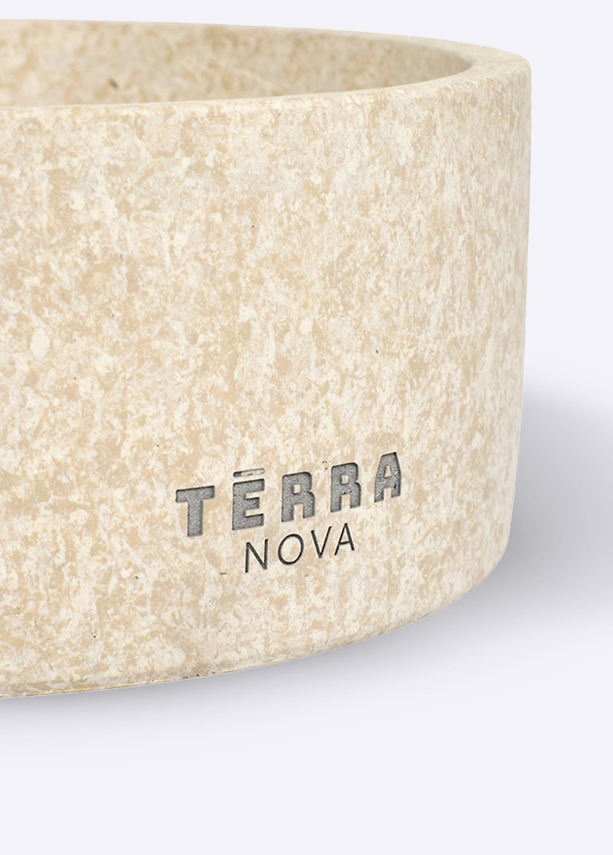 Candela_profumata_a_4_stoppini_contenente_cemento_Beige_DE1_slim