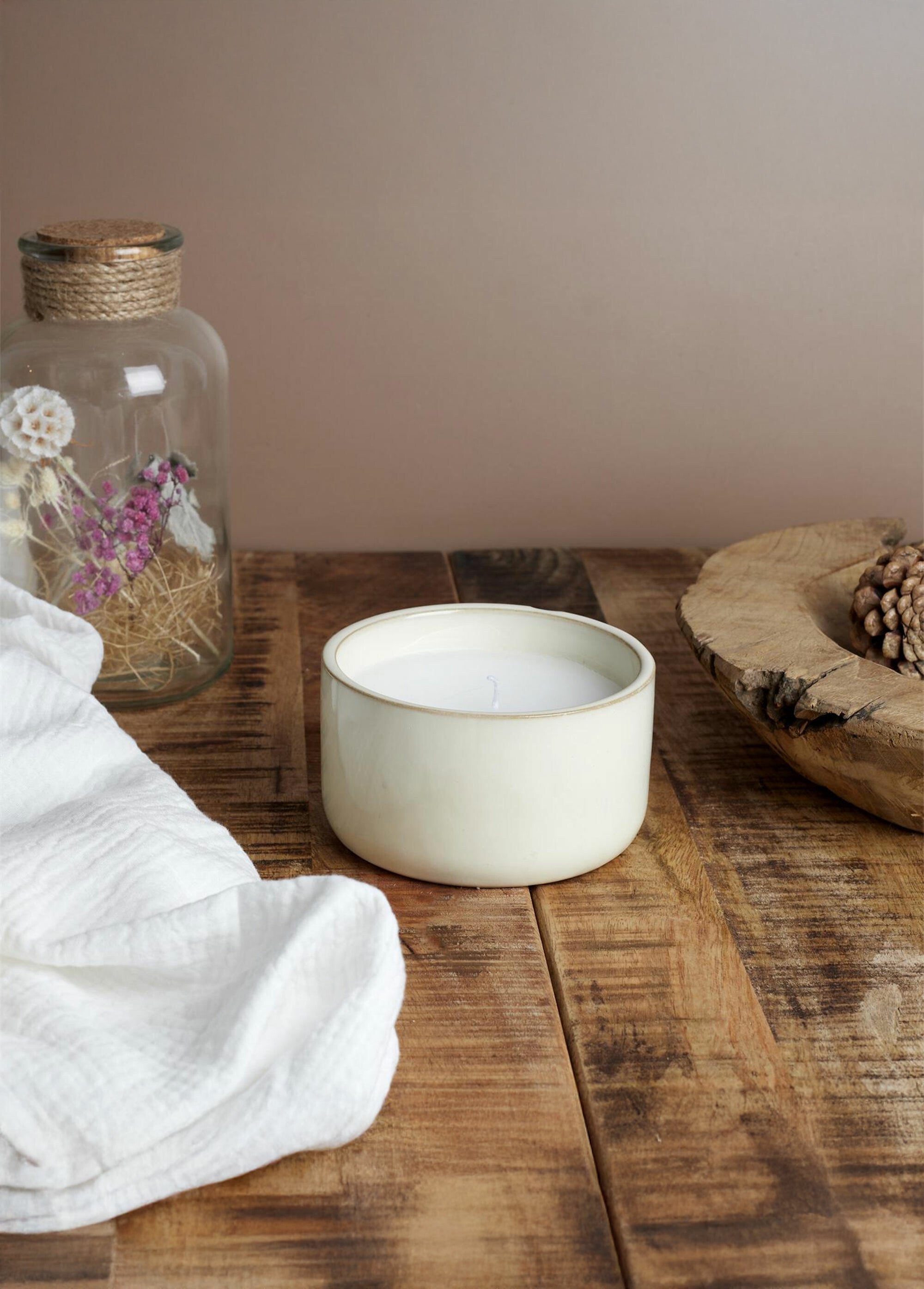 Candela_profumata_in_ceramica,_diam._12_cm_Beige_et_bois_gingembre_SF1_slim