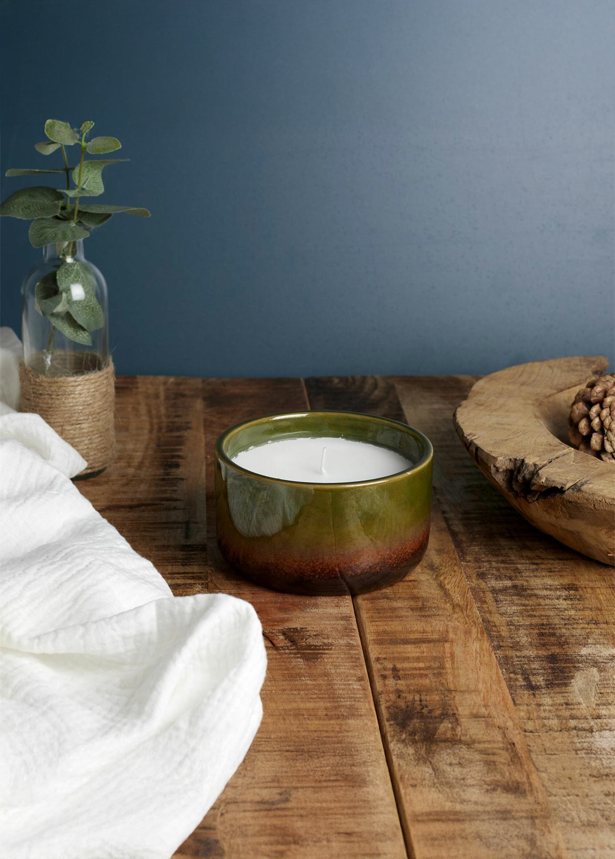 Candela_profumata_in_ceramica,_diam._12_cm_Vert_et_brume_des_bois_SF1_slim