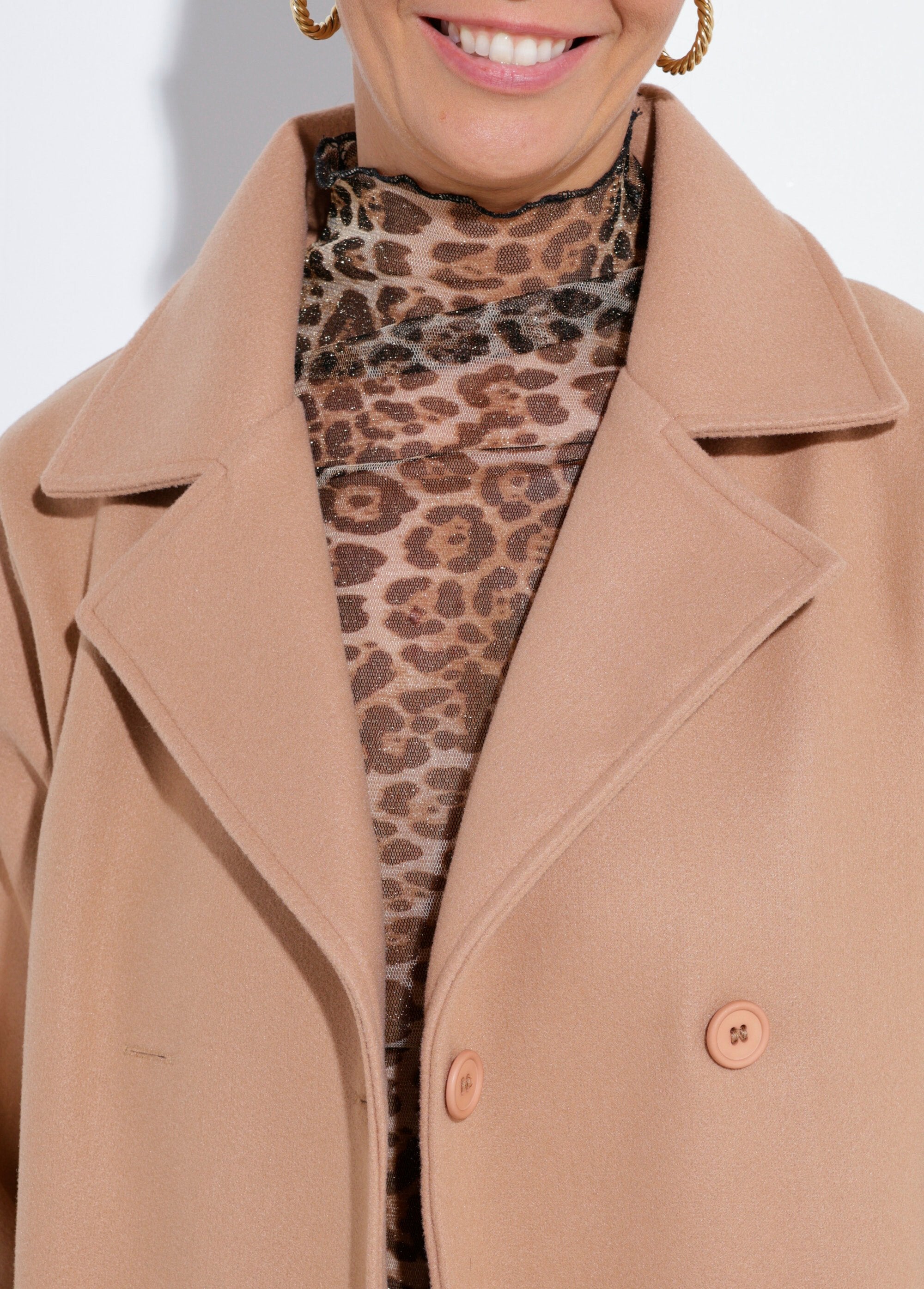 Cappotto_lungo_semplice_in_tessuto_di_lana_Camel_DE1_slim