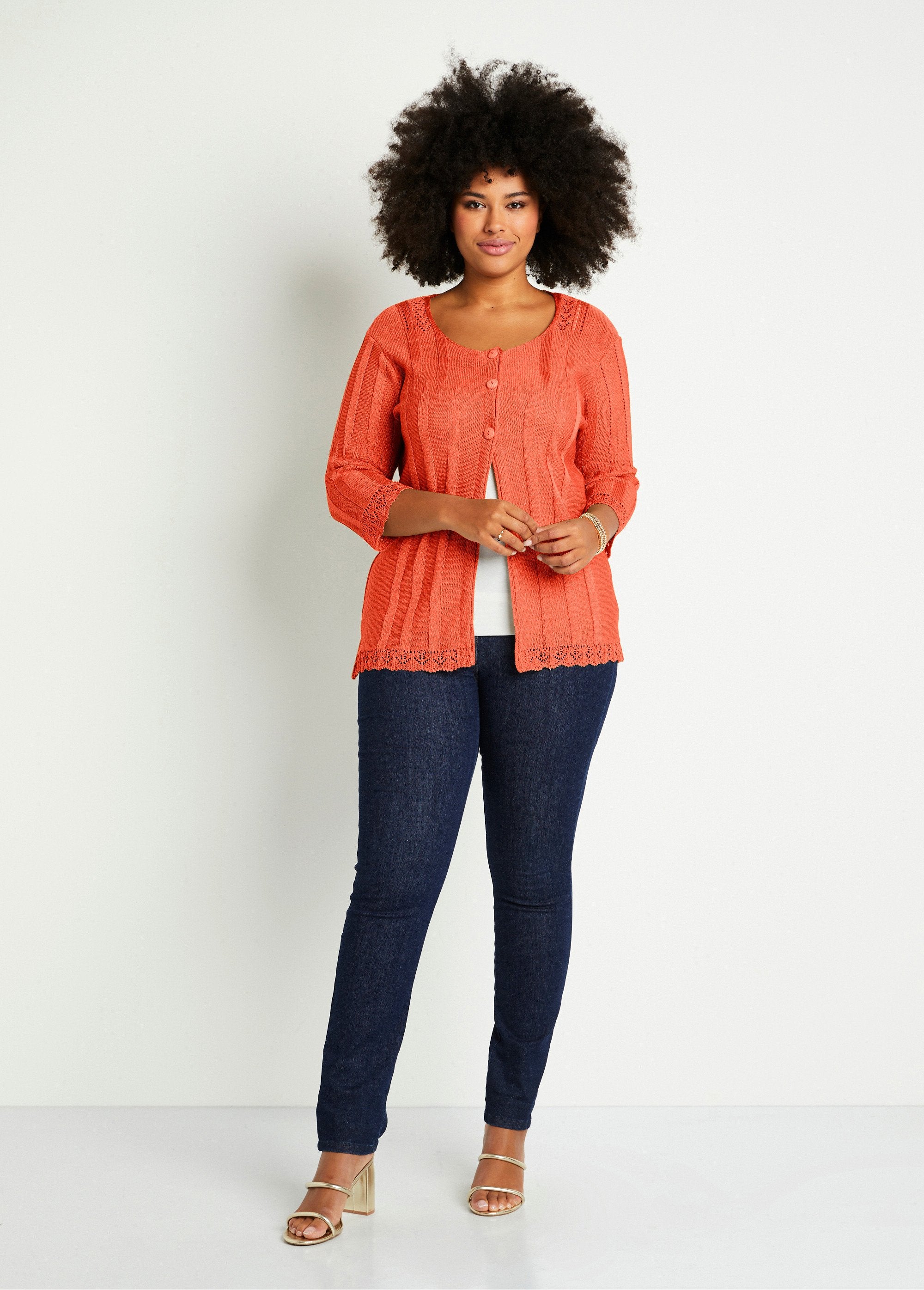 Cardigan_boutonnée_long_ajouré_Corail_SF1_curvy