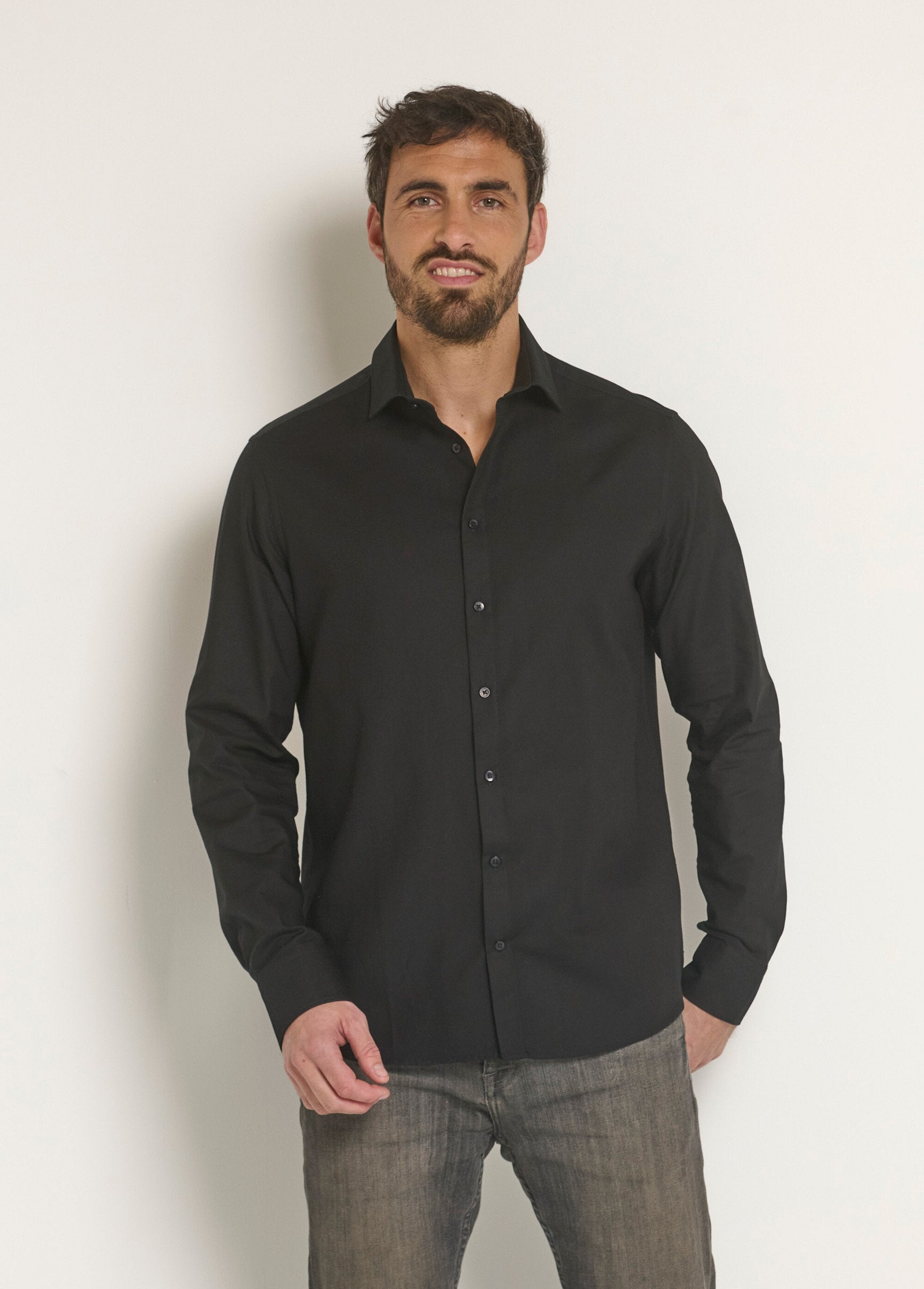 Camicia_in_cotone_chic_con_collo_semi-italiano_Noir_FA1_slim