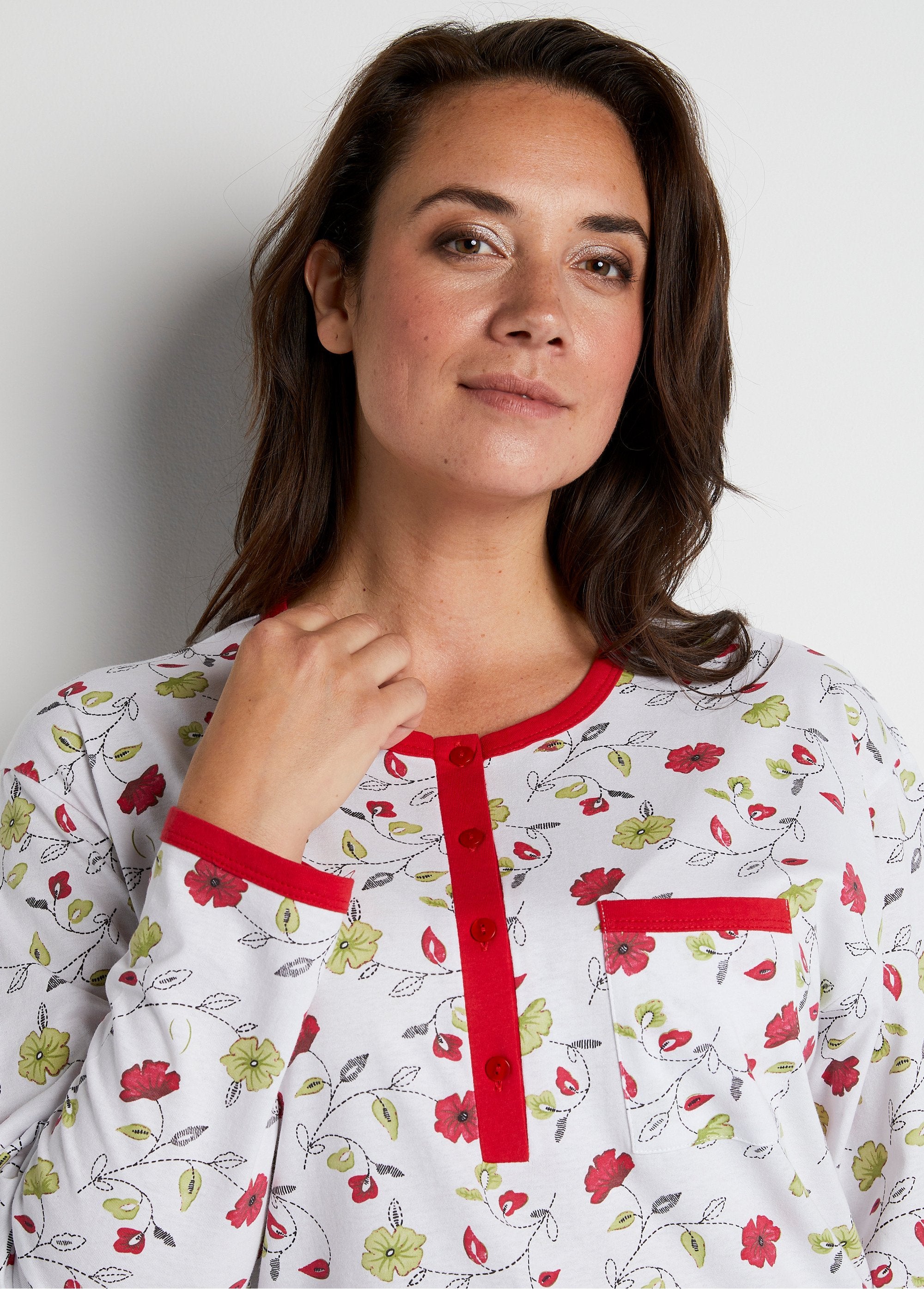 Camicia_da_notte_abbottonata_di_media_lunghezza_in_cotone_stampato_Rubino_DE1_curvy