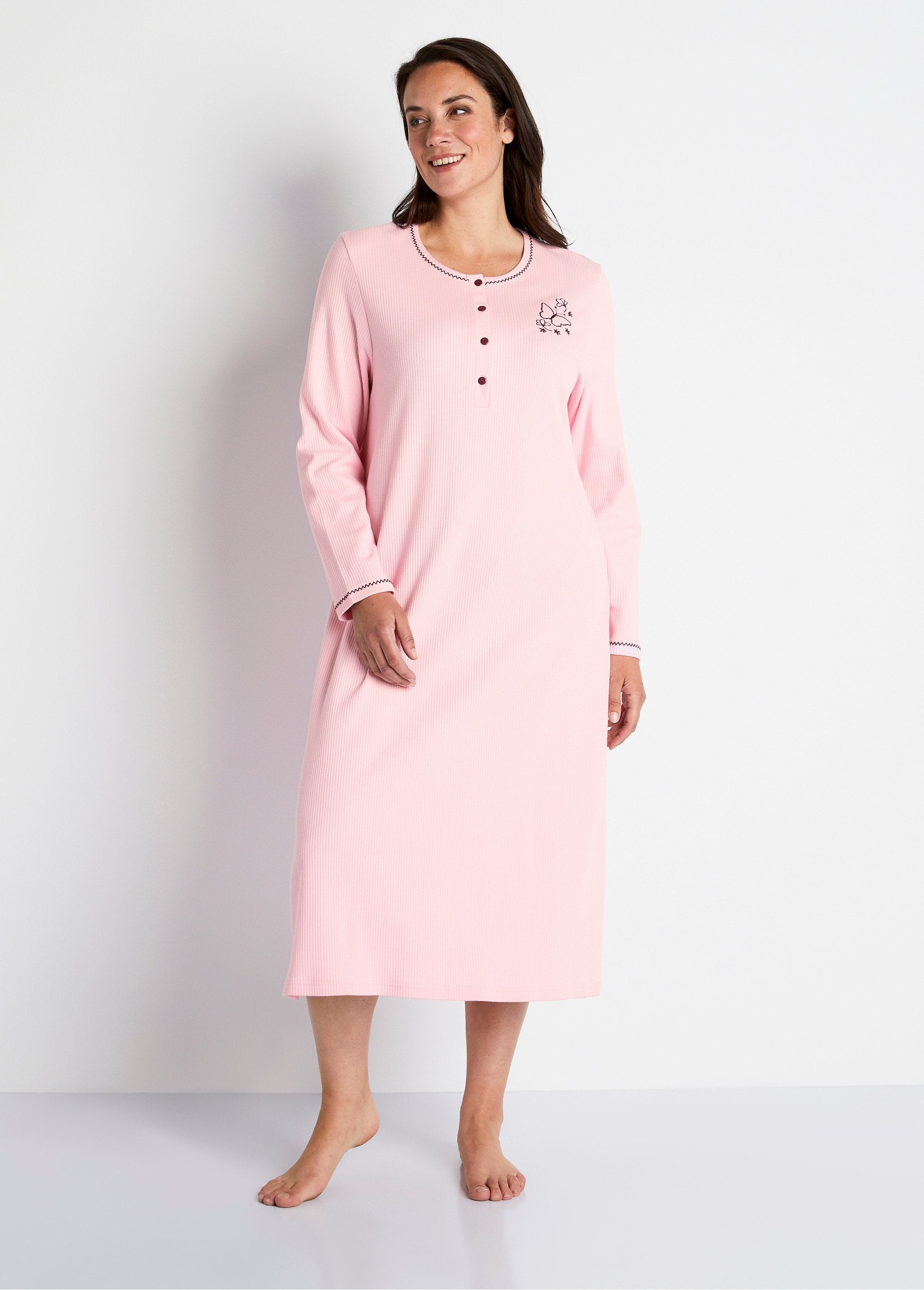 Camicia_da_notte_in_t-shirt_ricamata_ROSA_FA1_curvy