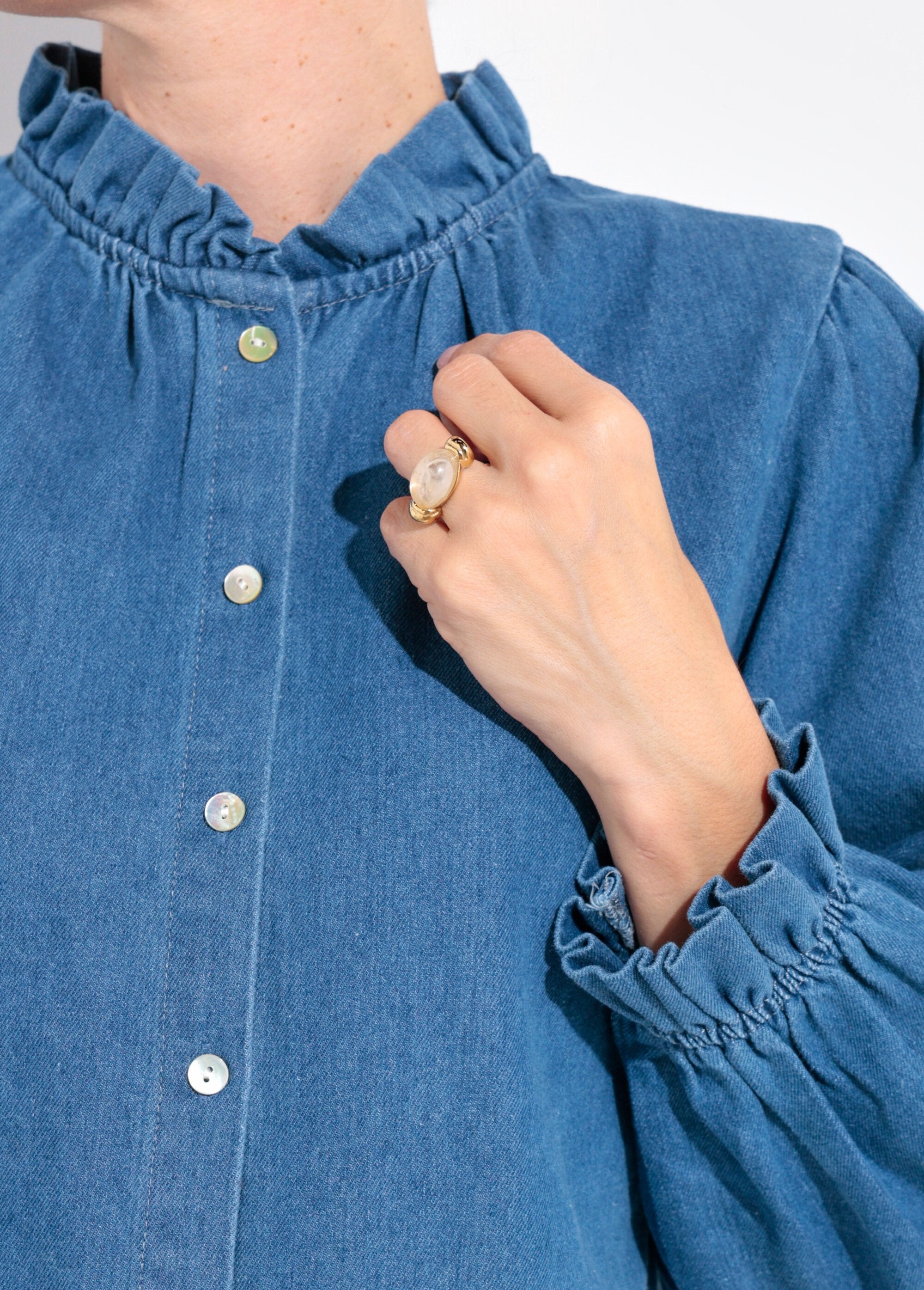 Camicia_in_denim_con_bottoni,_collo_arricciato_Denim_DE2_slim