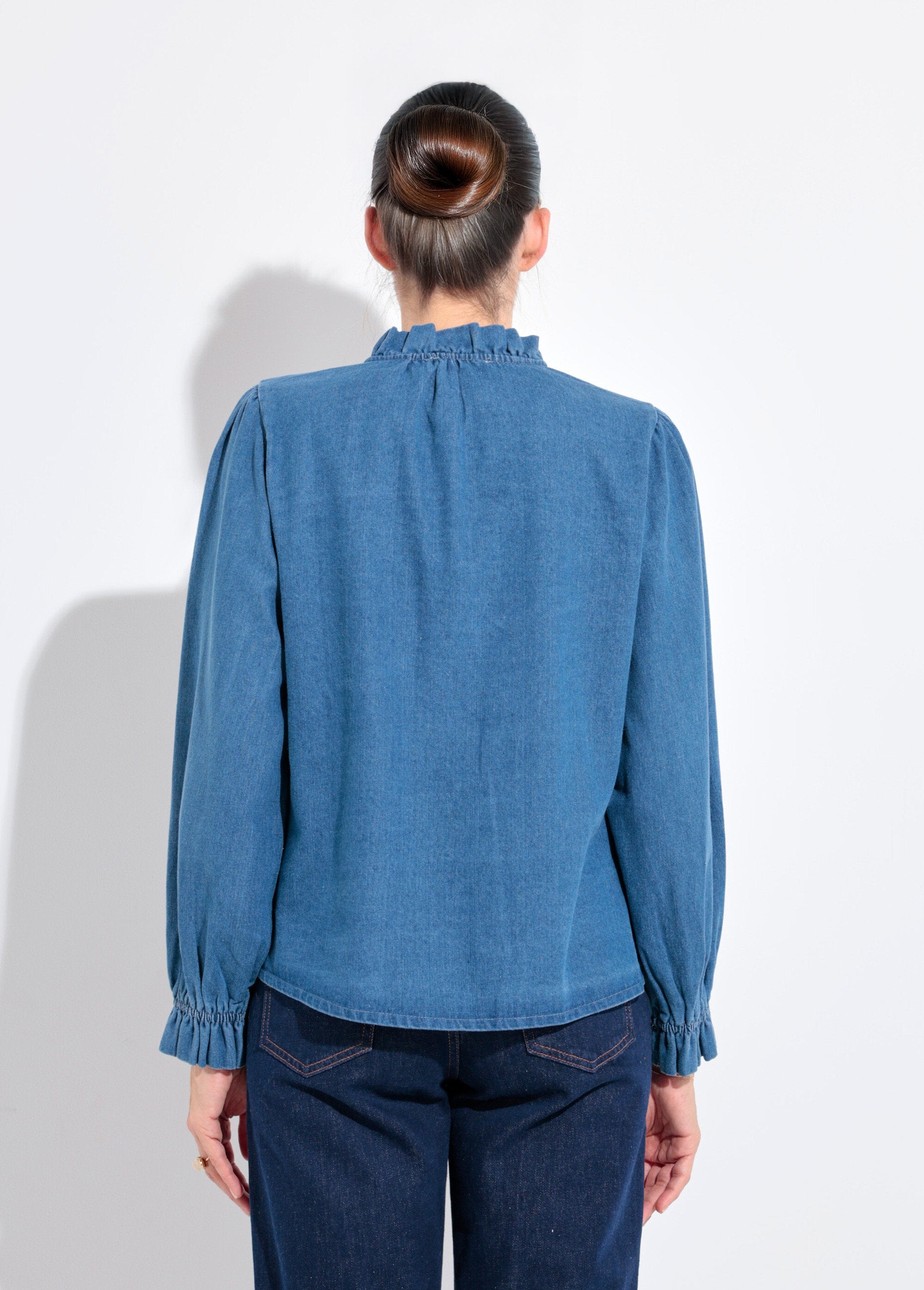 Camicia_in_denim_con_bottoni,_collo_arricciato_Denim_DO1_slim