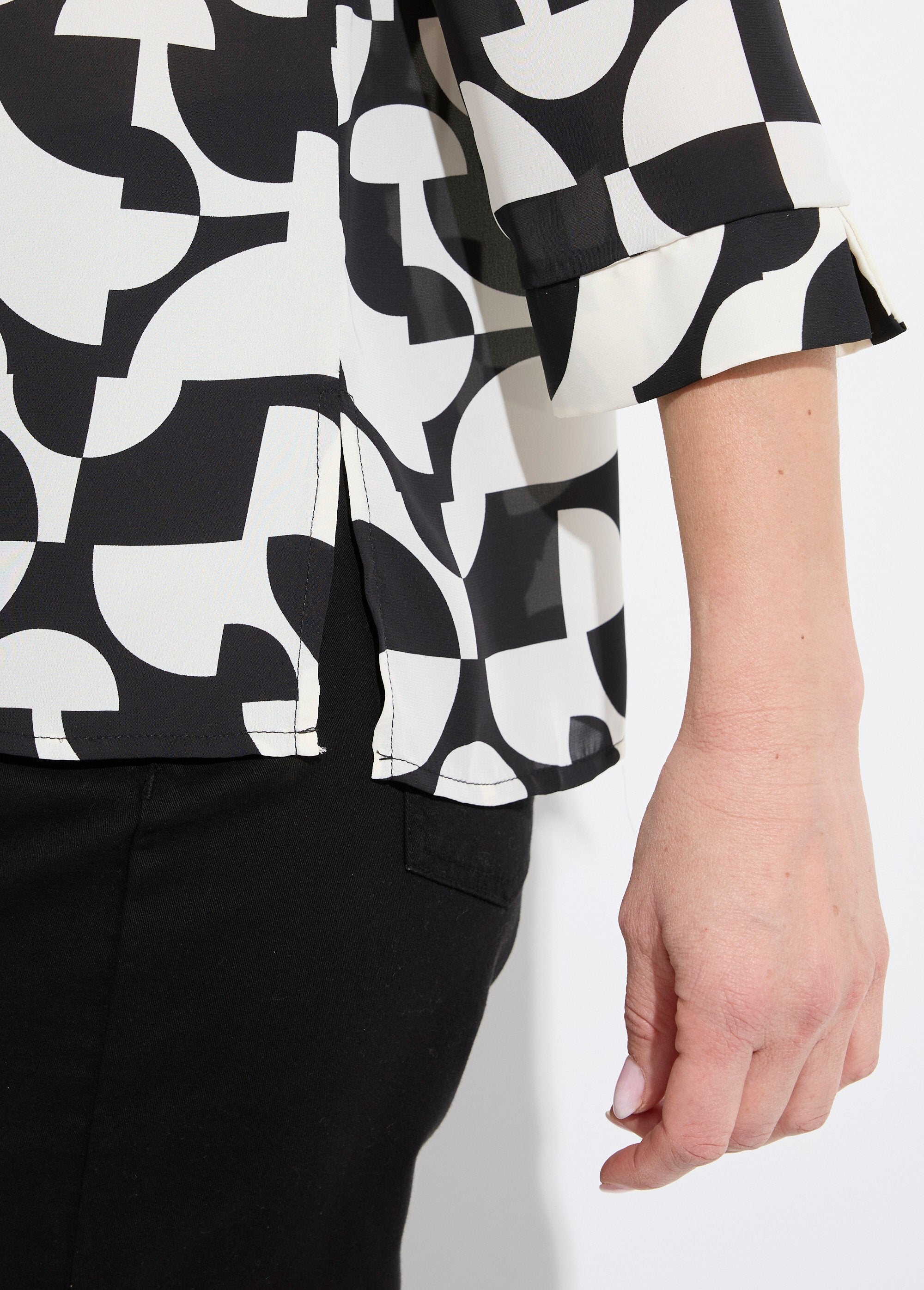 Camicetta_button-down_con_stampa_grafica_e_maniche_a_3/4_Noir_et_ecru_DE2_slim