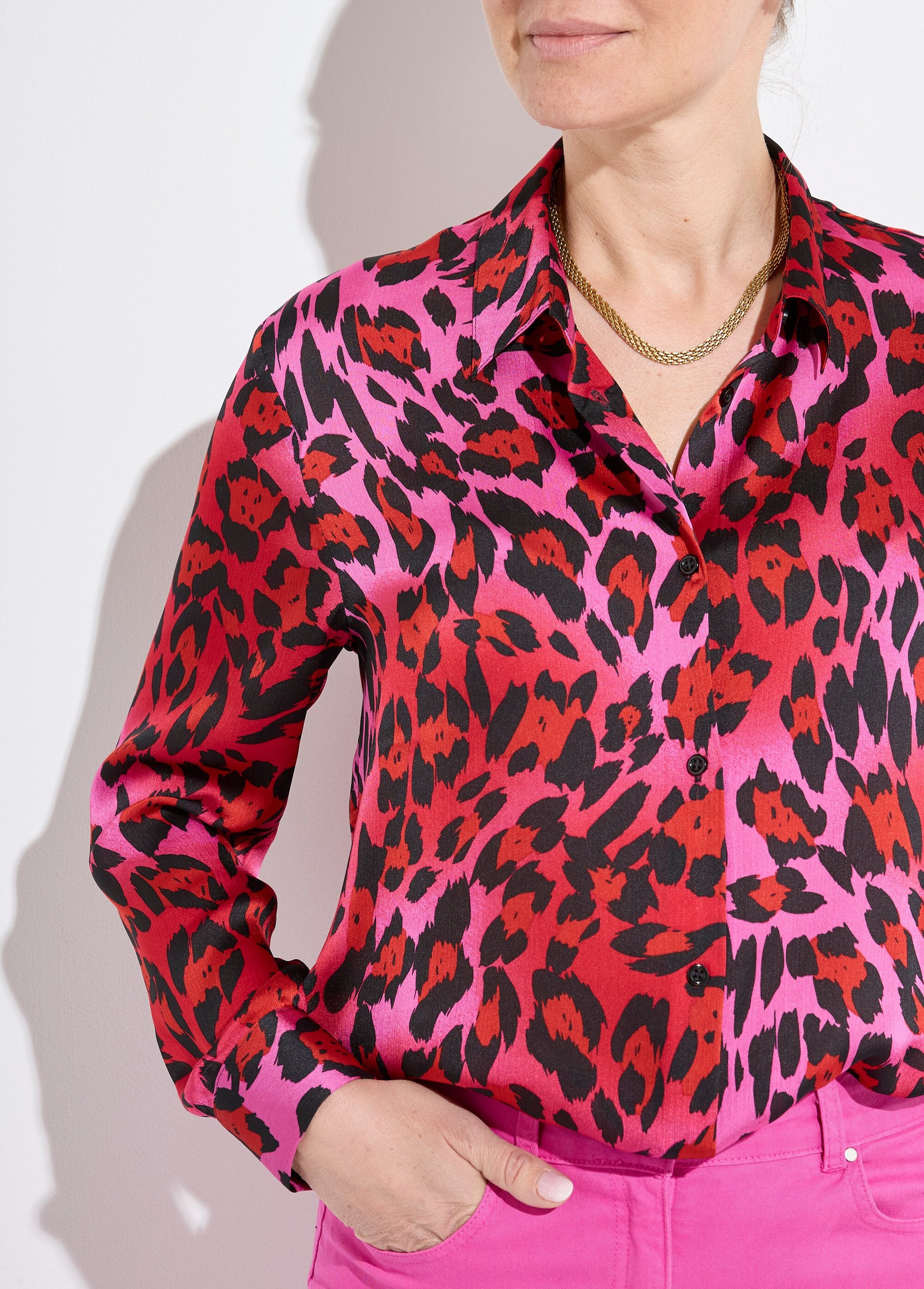 Camicetta_button-down_in_raso_a_maniche_lunghe_Imprime_fuchsia_DE1_slim