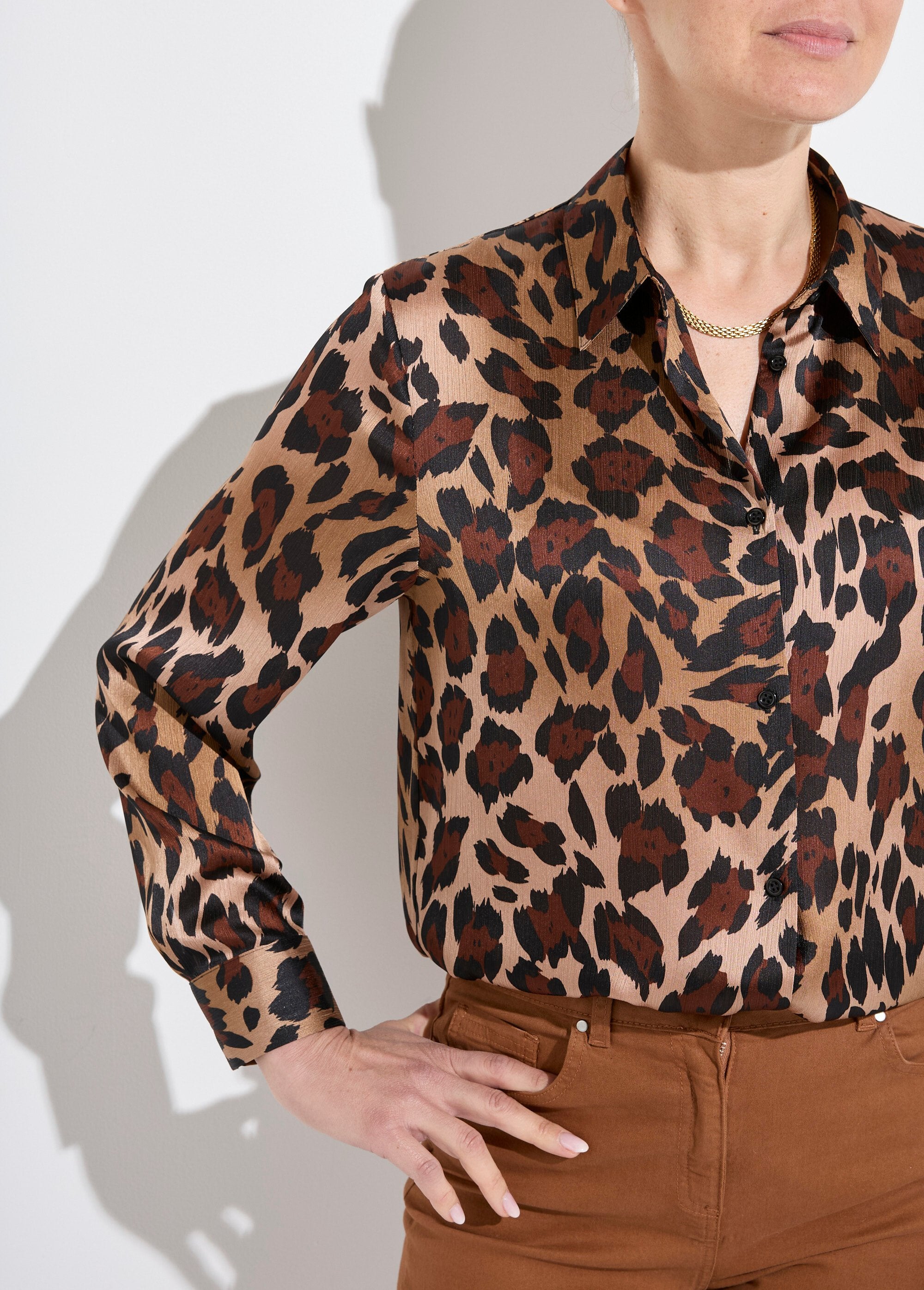 Camicetta_button-down_in_raso_a_maniche_lunghe_Imprime_marron_DE1_slim