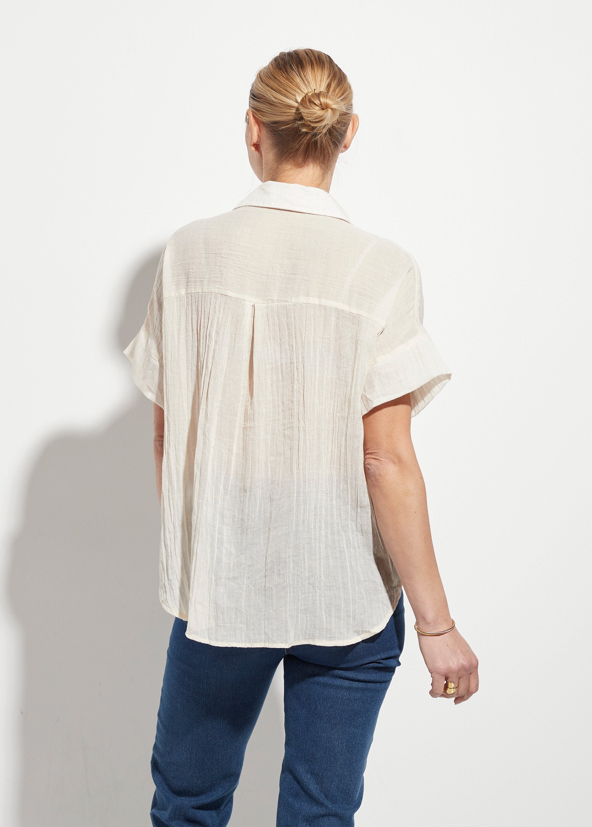 Camicetta_in_voile_stropicciato,_maniche_corte_Beige_DO1_slim