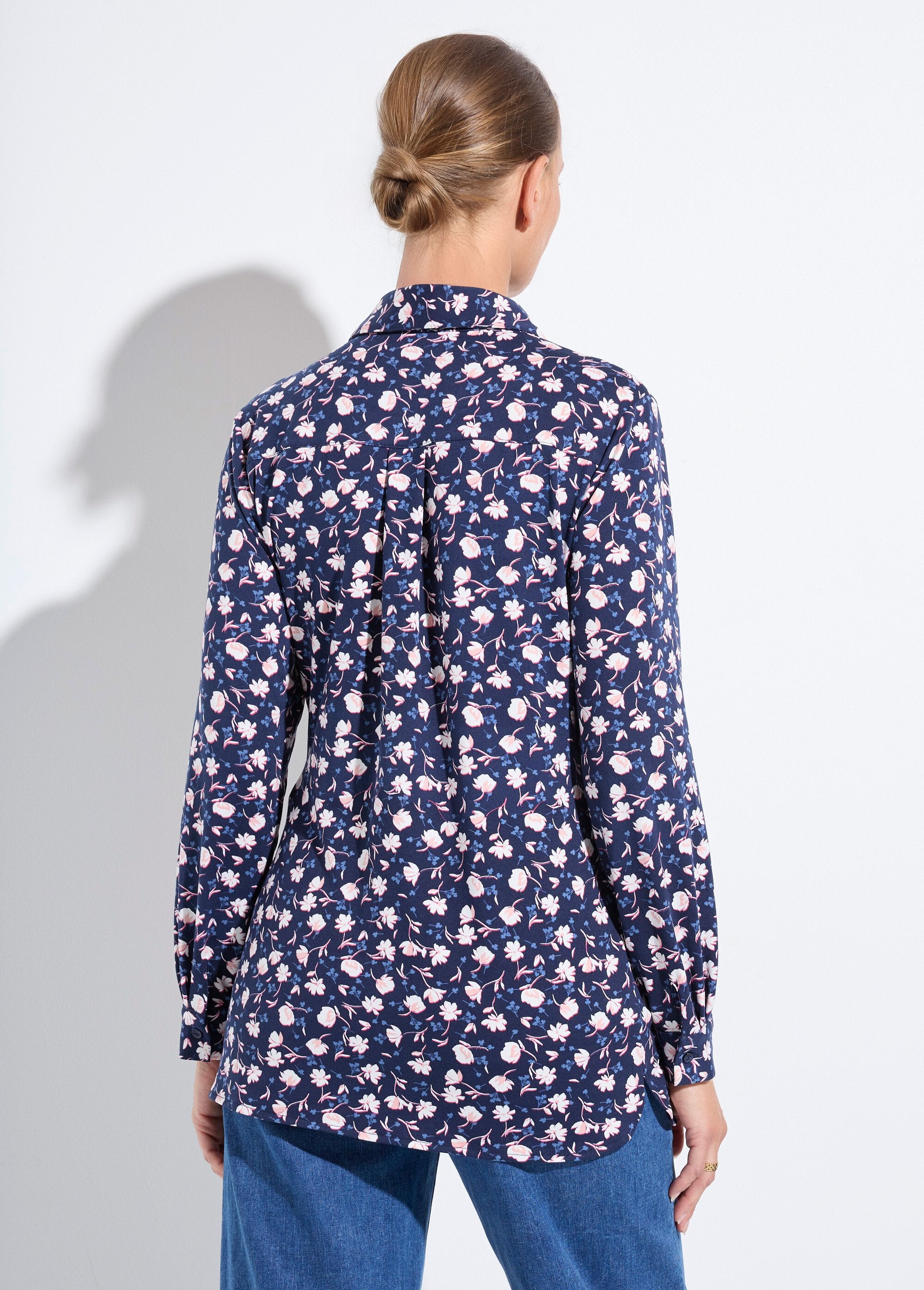 Camicetta_in_maglia_calda_con_stampa_floreale_Marine_et_blanc_DO1_slim