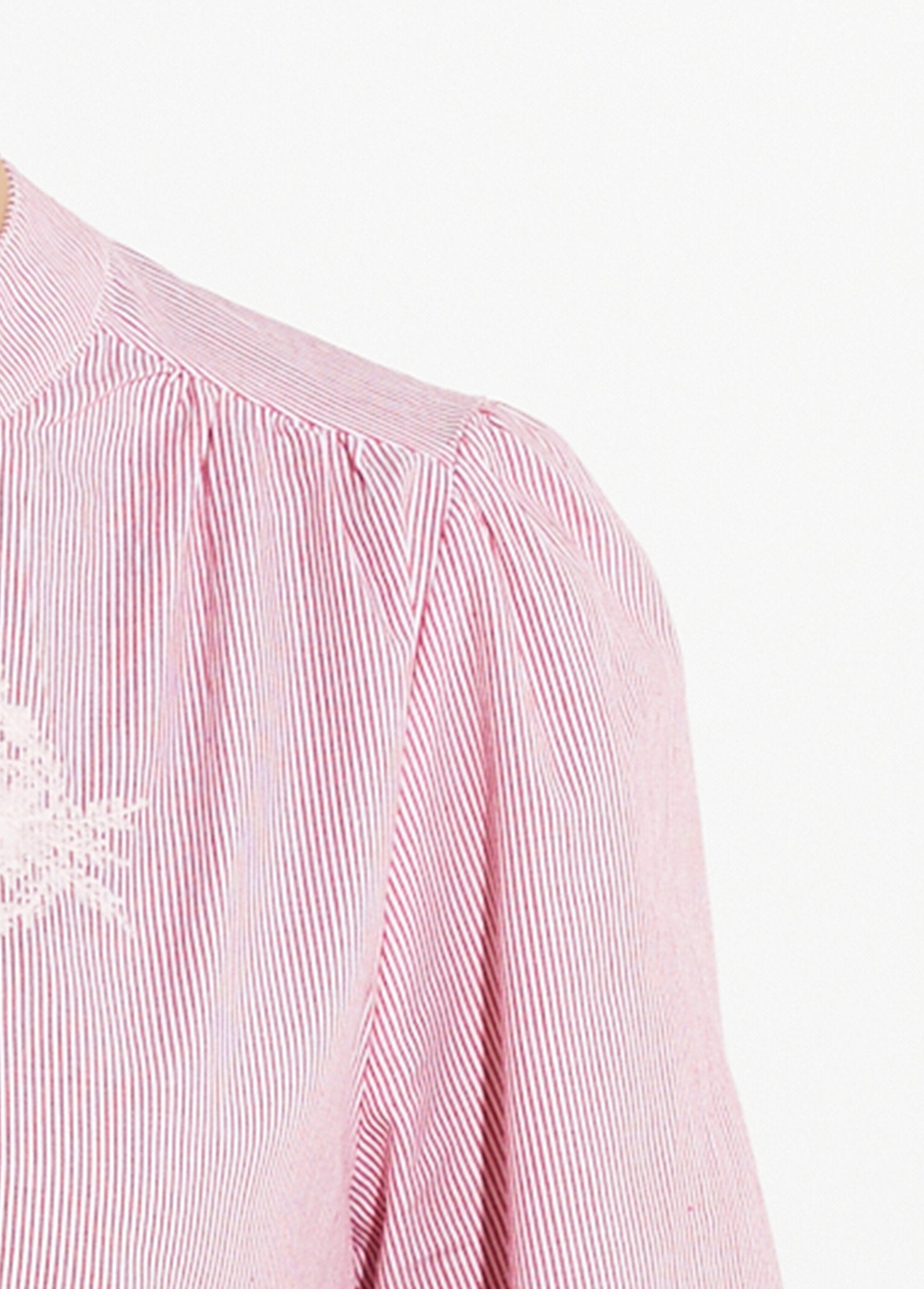 Camicetta_a_righe_con_scollo_rotondo_e_ricami_Rouge_DE2_slim