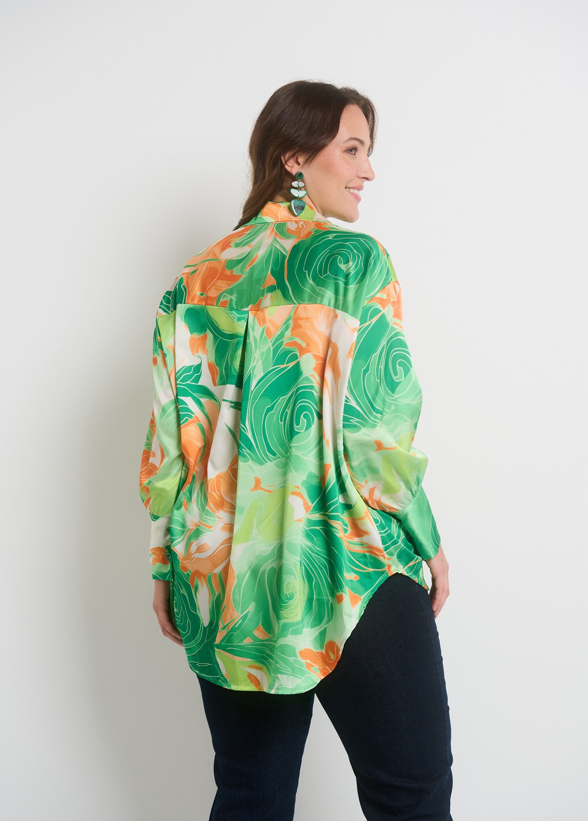 Camicetta_a_maniche_lunghe_in_raso_floreale_Vert_et_orange_DO1_curvy