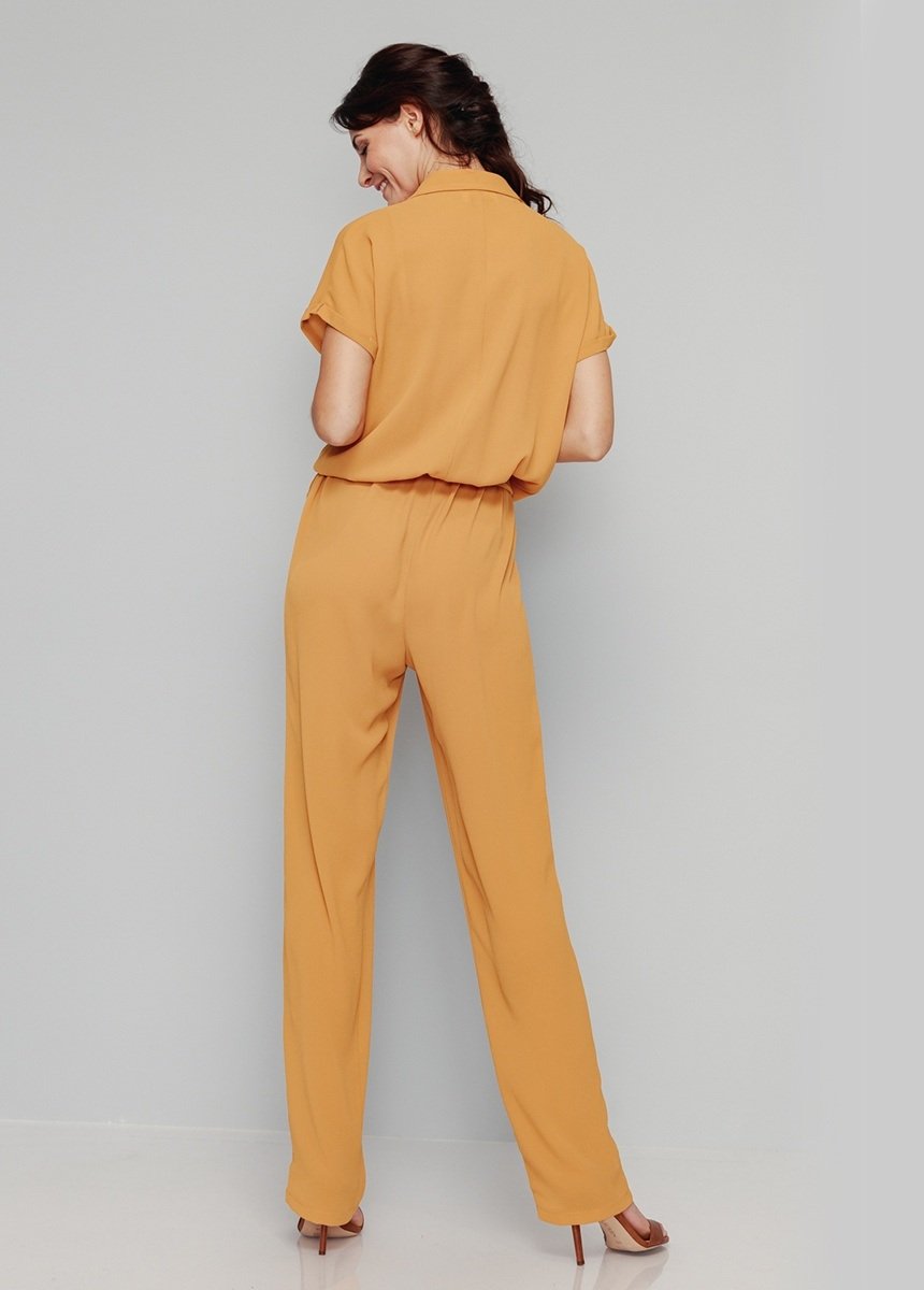 Tailleur_pantalone_tinta_unita_con_elastico_in_vita_Uni_miel_DO1_slim