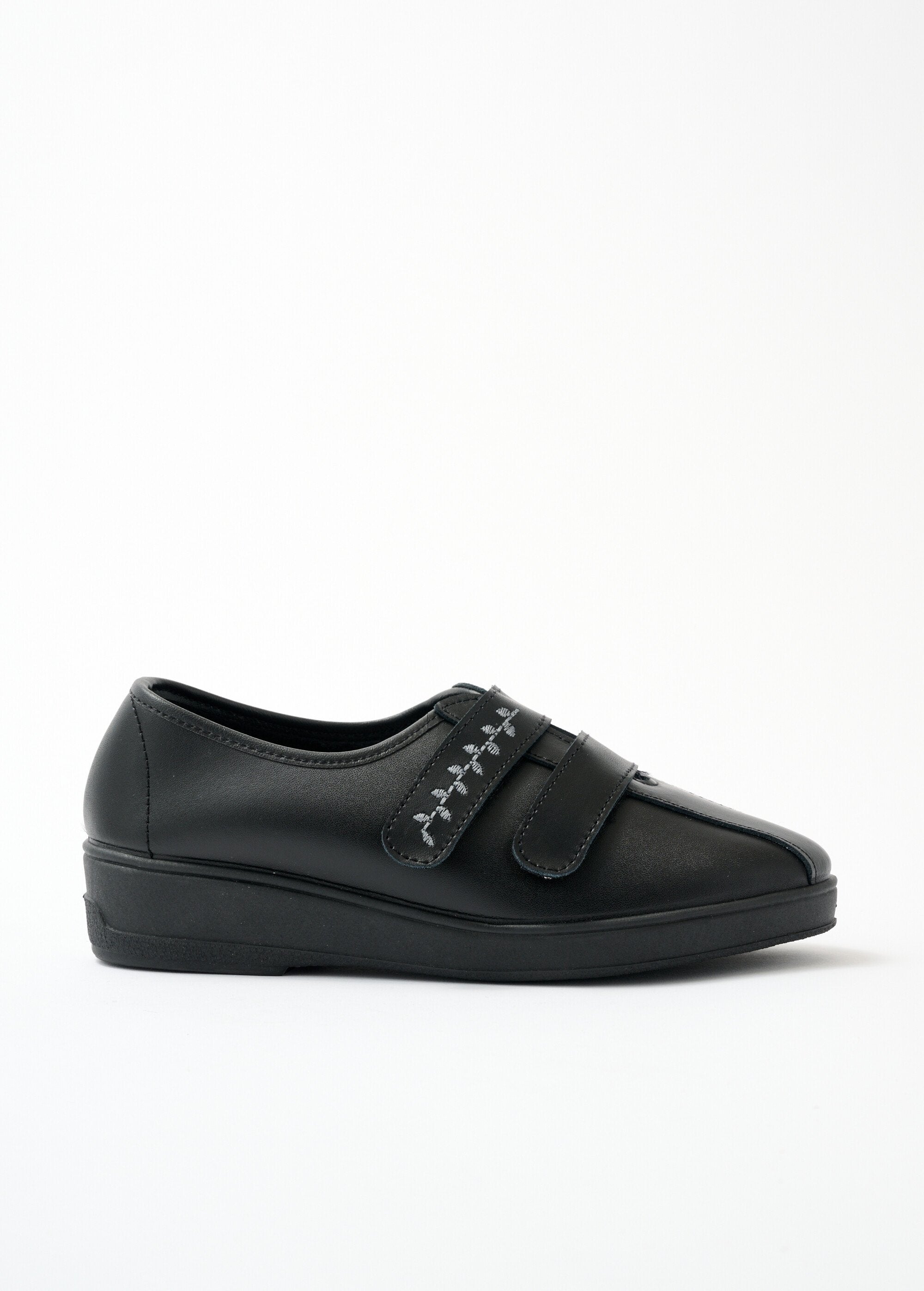 Derbies_larghe_in_pelle_ricamate_con_velcro_NERO_DR1_slim