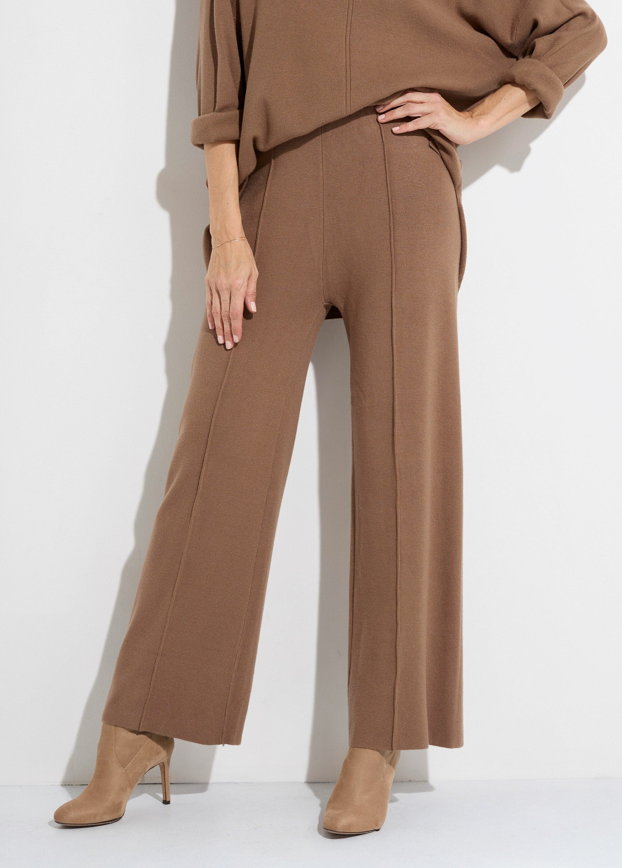 Set_casacca_+_pantaloni_in_maglia_Camel_DE2_slim