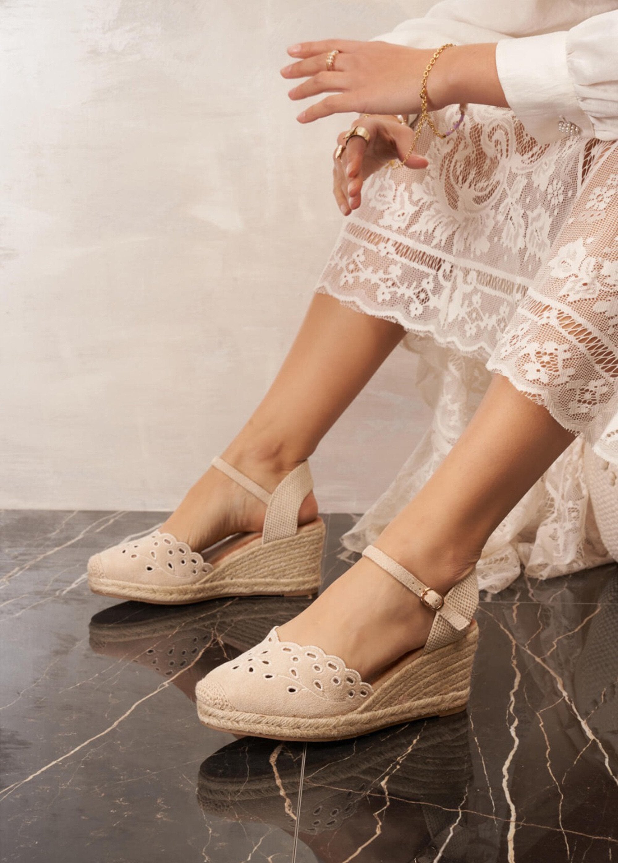 Espadrillas_con_dettagli_traforati_Beige_SF1_slim