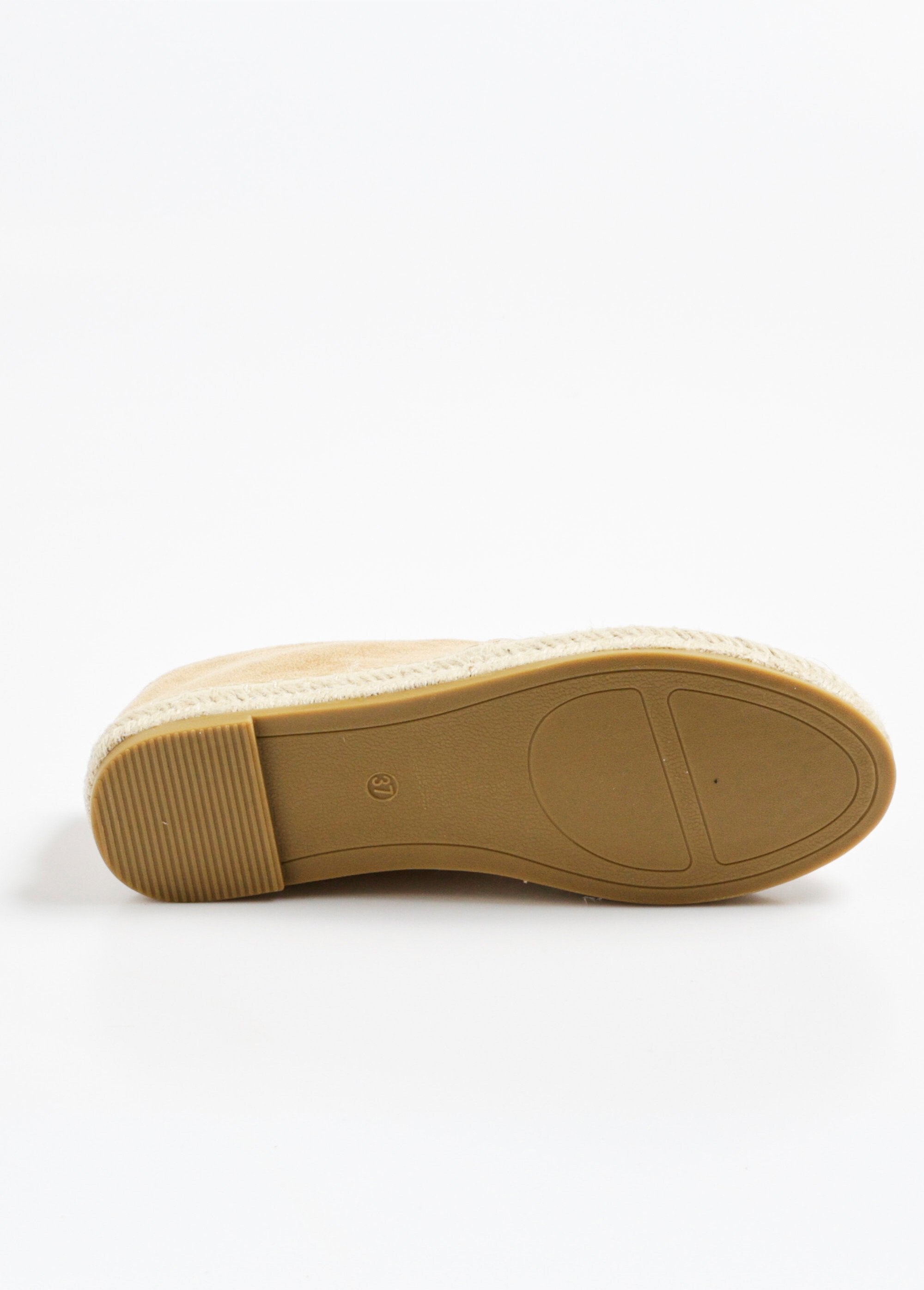 Espadrillas_in_stile_etnico_in_pelle_scamosciata_Beige_multicolore_UN1_slim