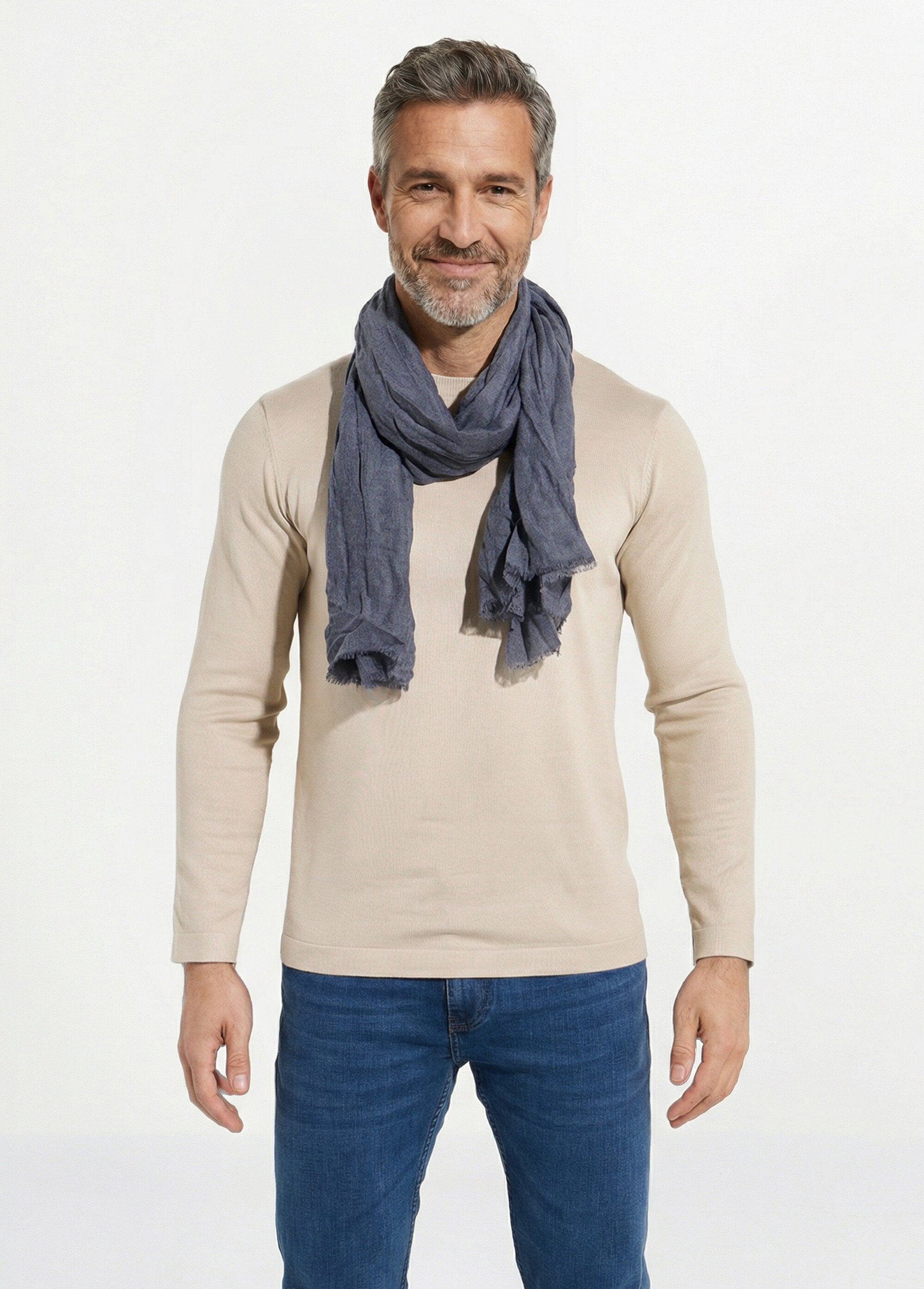 Foulard_type_chèche_avec_petites_franges_Bleu_FA1_slim