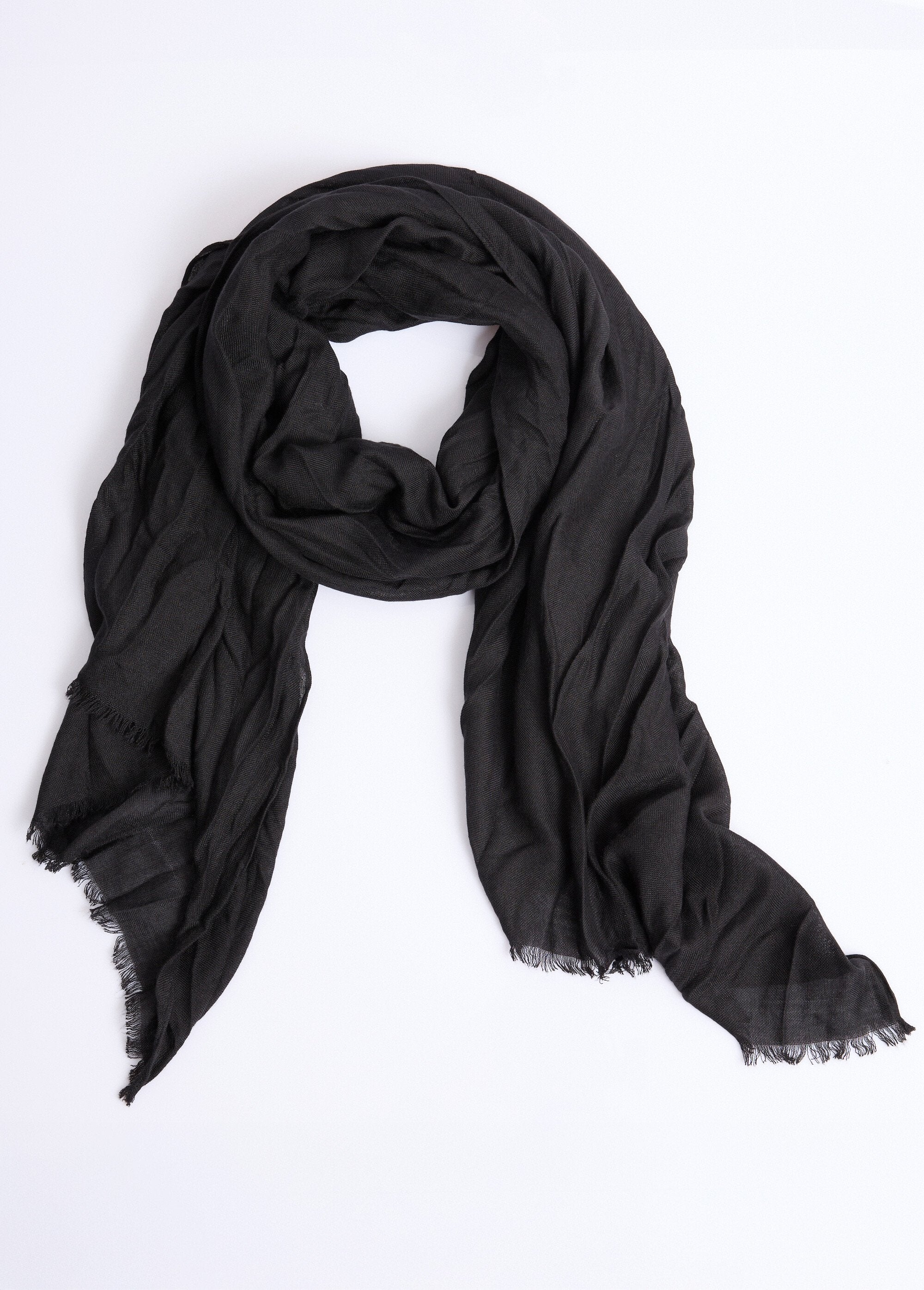Foulard_type_chèche_avec_petites_franges_Noir_DE1_slim