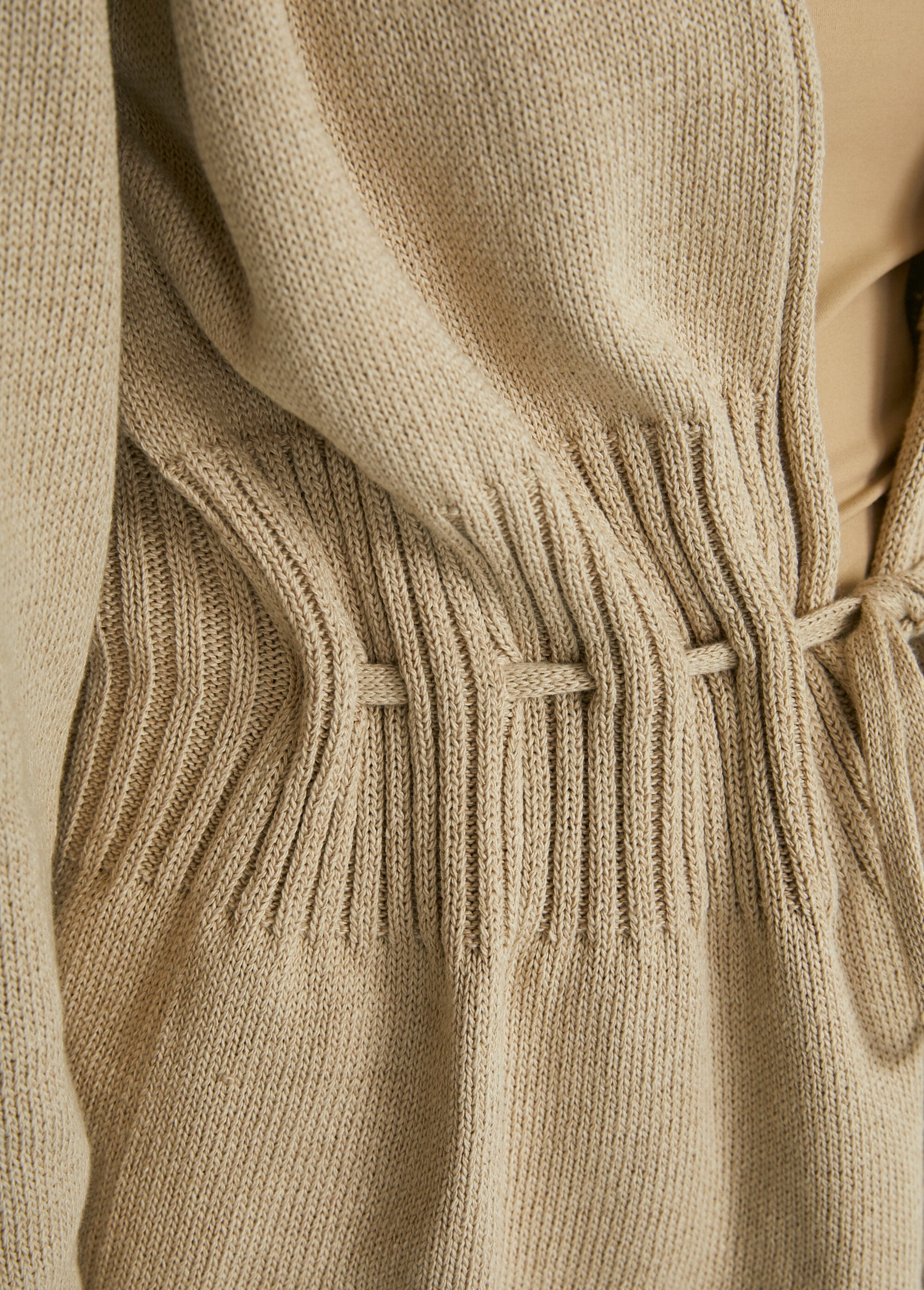 Gilet_con_cravatta_da_un_lato_e_dall'altro_Ficelle_DE4_slim