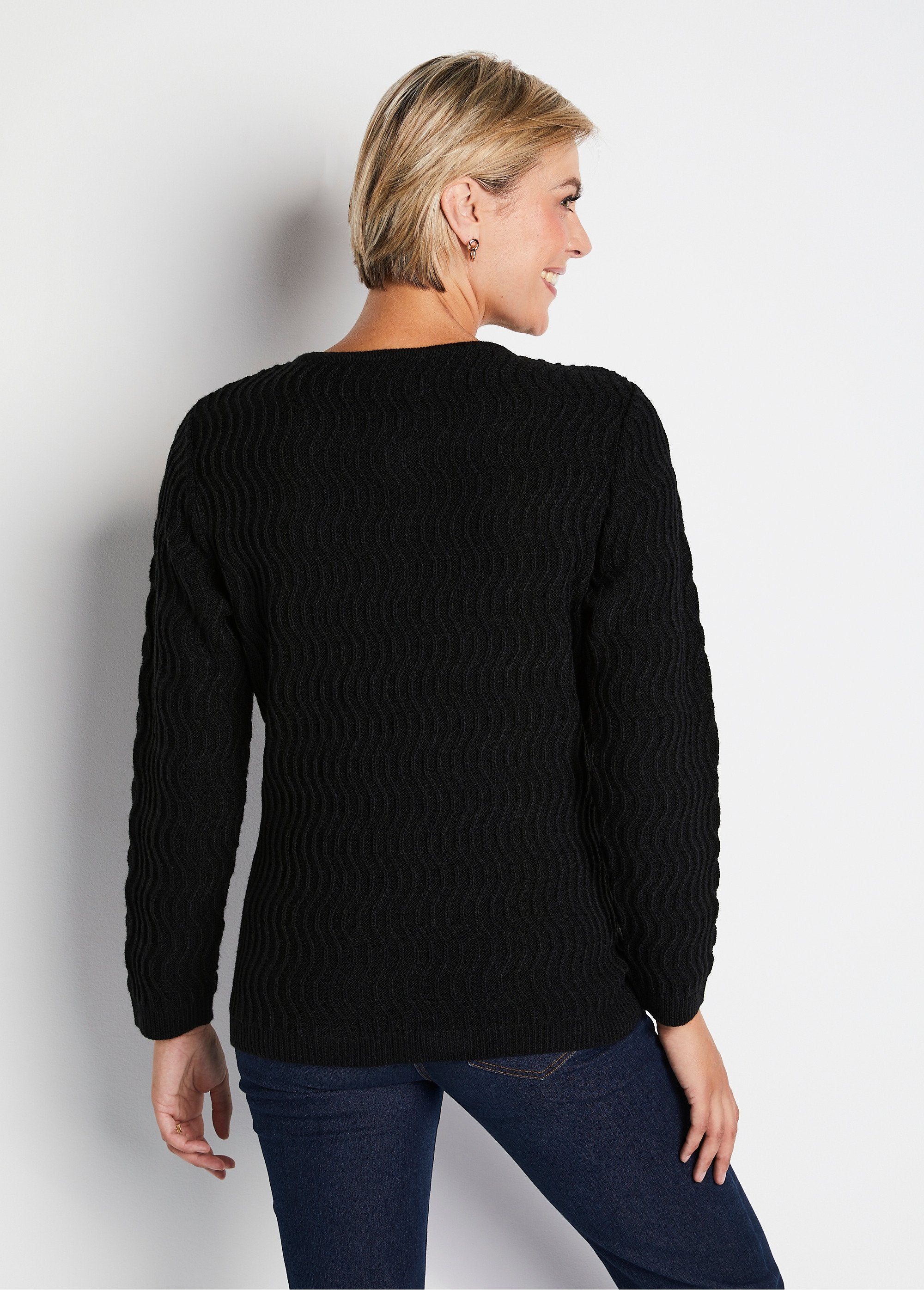 Cardigan_corto_a_maglia_fantasia_con_bottoni_NERO_DO1_slim