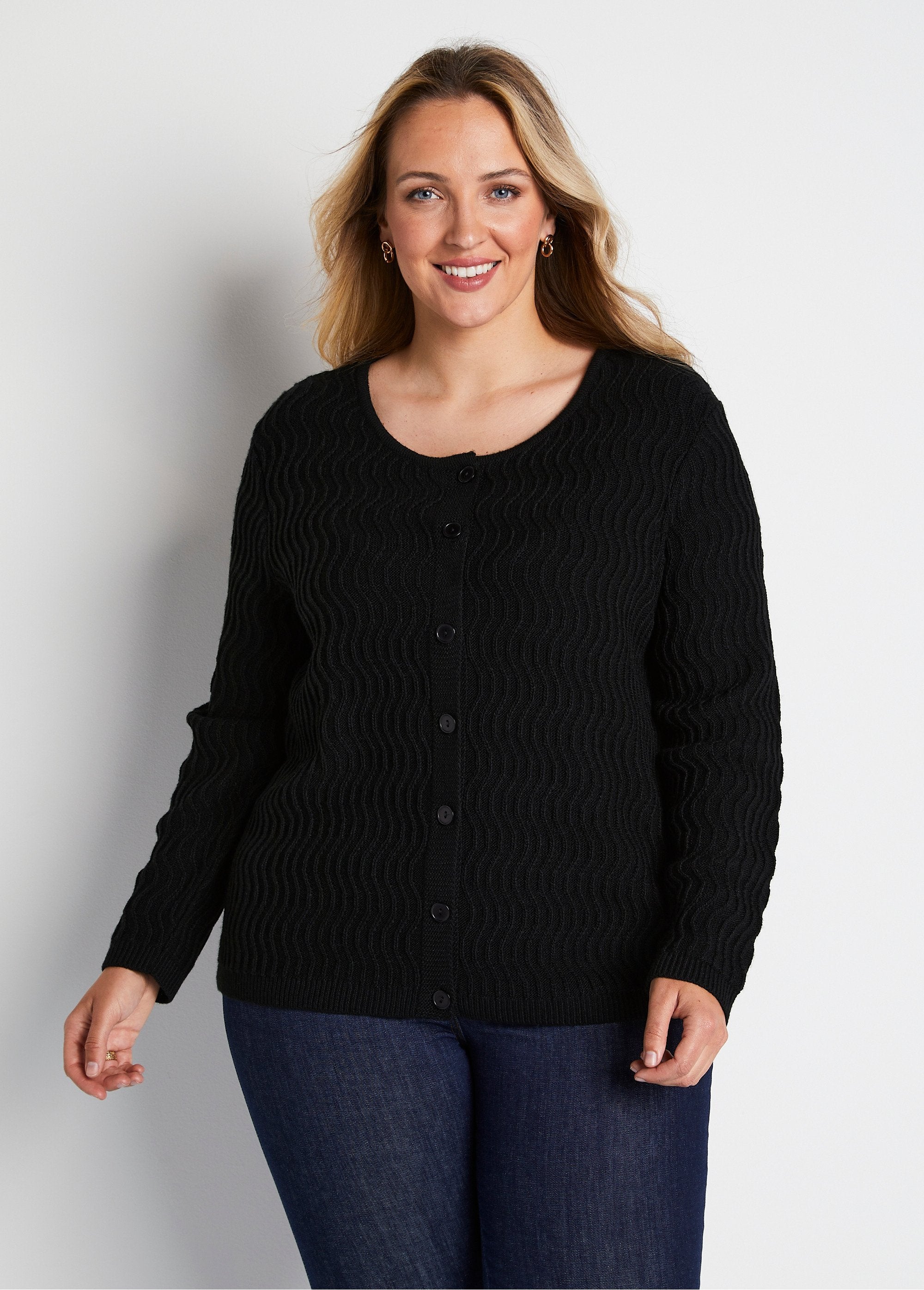 Cardigan_corto_a_maglia_fantasia_con_bottoni_NERO_FA1_curvy