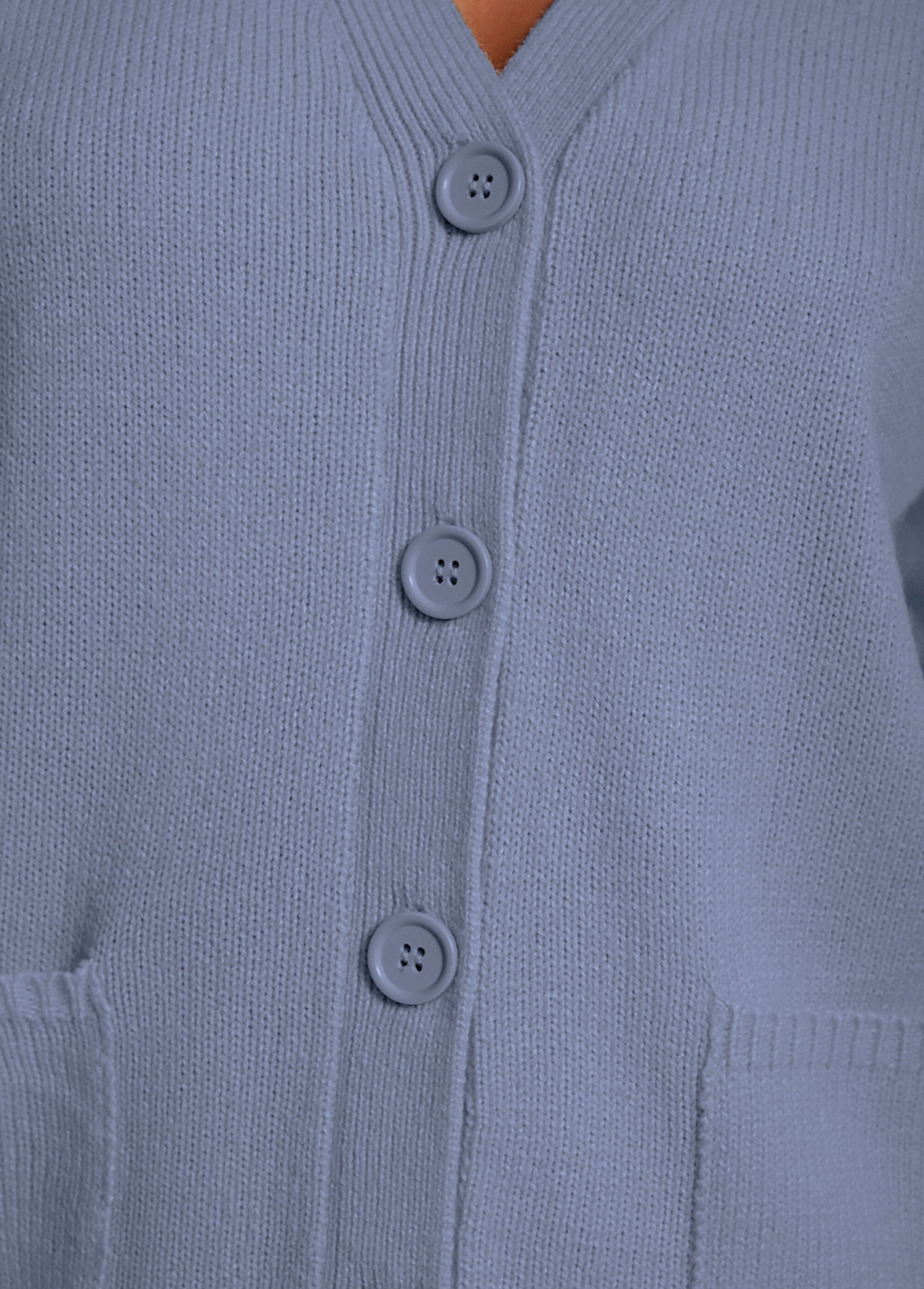 Cardigan_abbottonato_in_maglia_spessa_BLU_DE1_slim