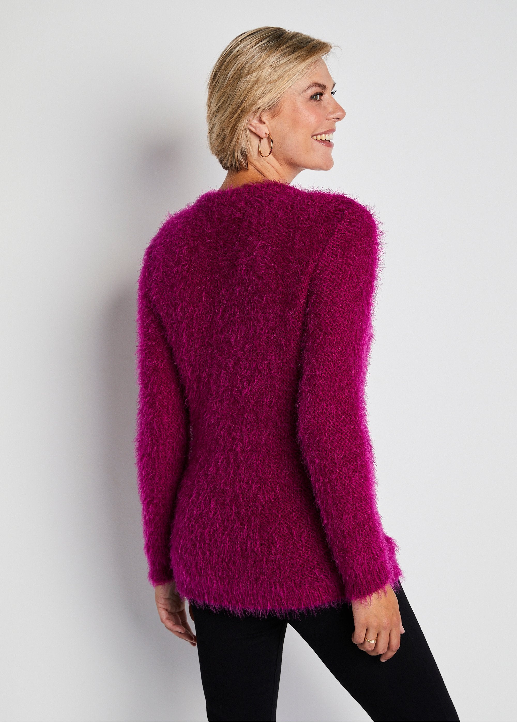 Cardigan_abbottonato_di_media_lunghezza_in_morbida_maglia_Fucsia_DO1_slim