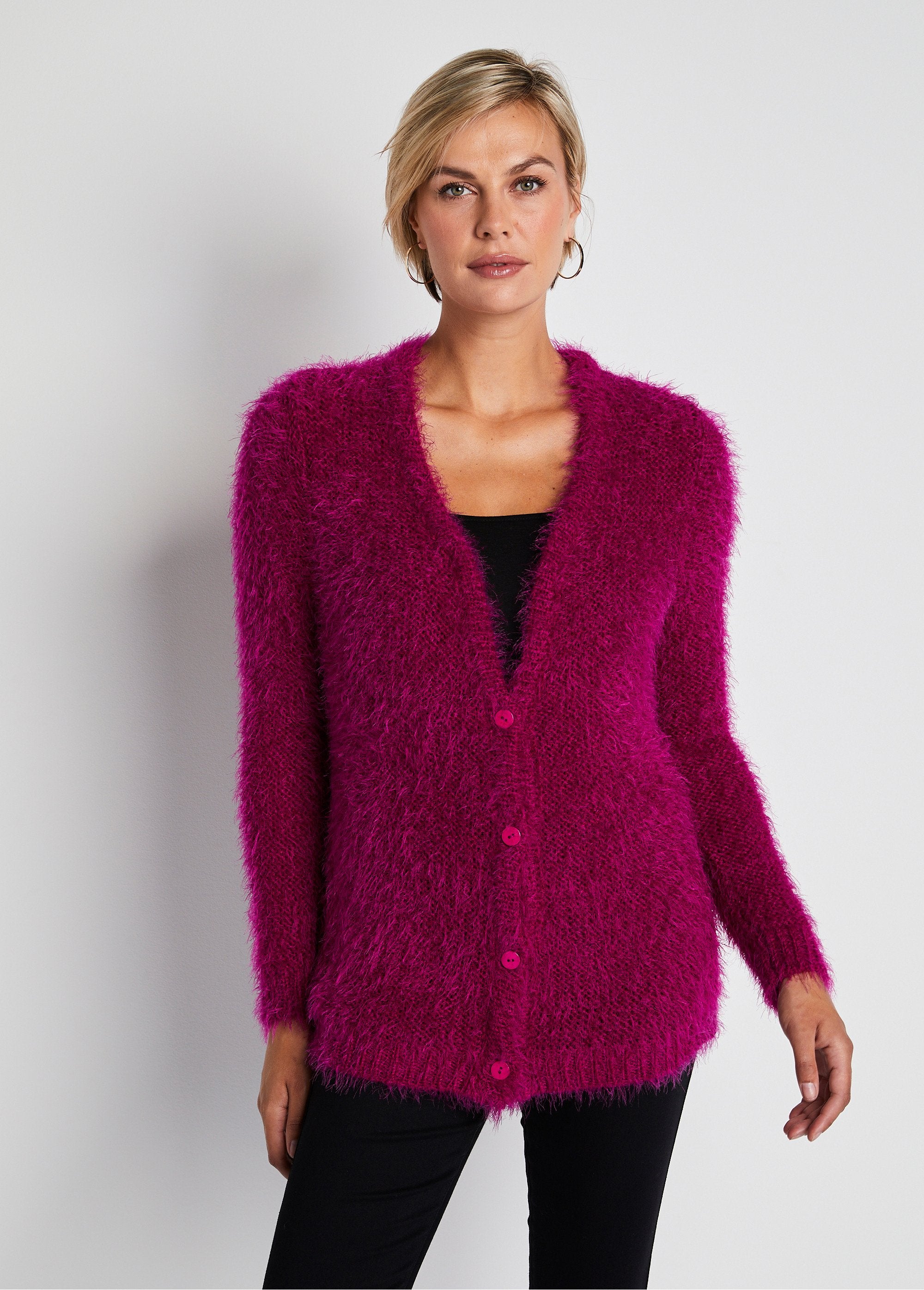 Cardigan_abbottonato_di_media_lunghezza_in_morbida_maglia_Fucsia_FA1_slim