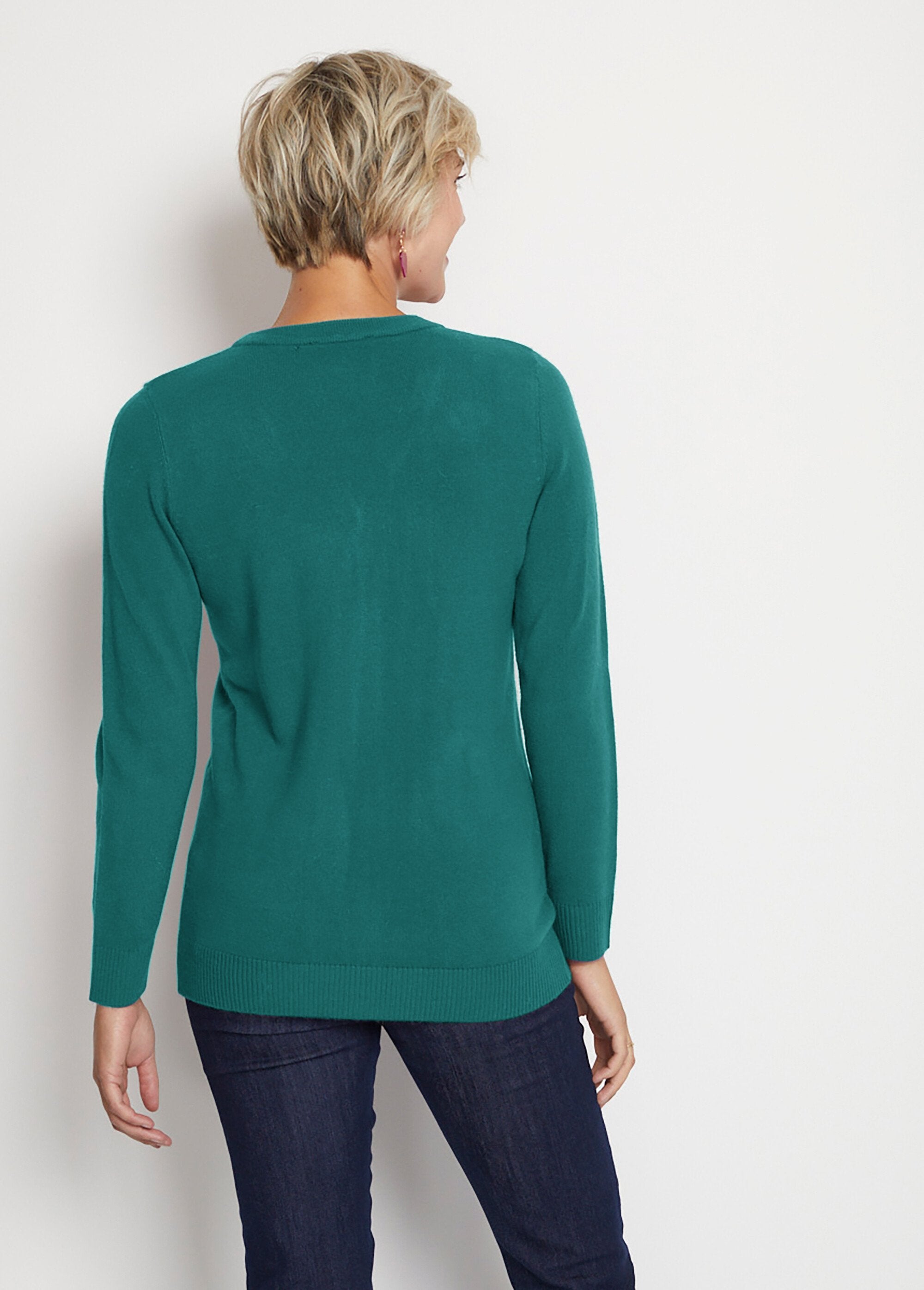 Cardigan_abbottonato_di_media_lunghezza_in_morbida_maglia_VERDE_DO1_slim