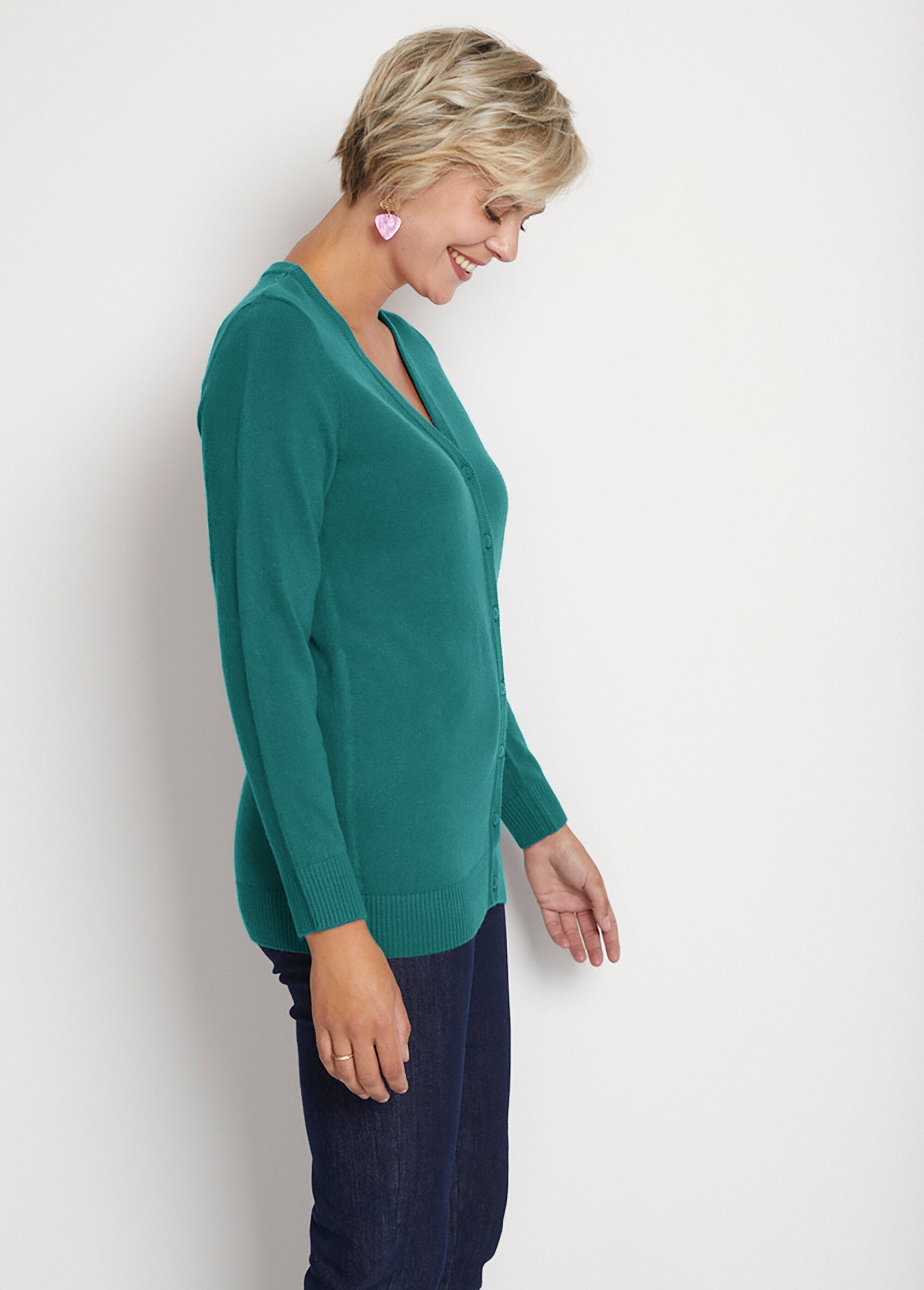 Cardigan_abbottonato_di_media_lunghezza_in_morbida_maglia_VERDE_DR1_slim