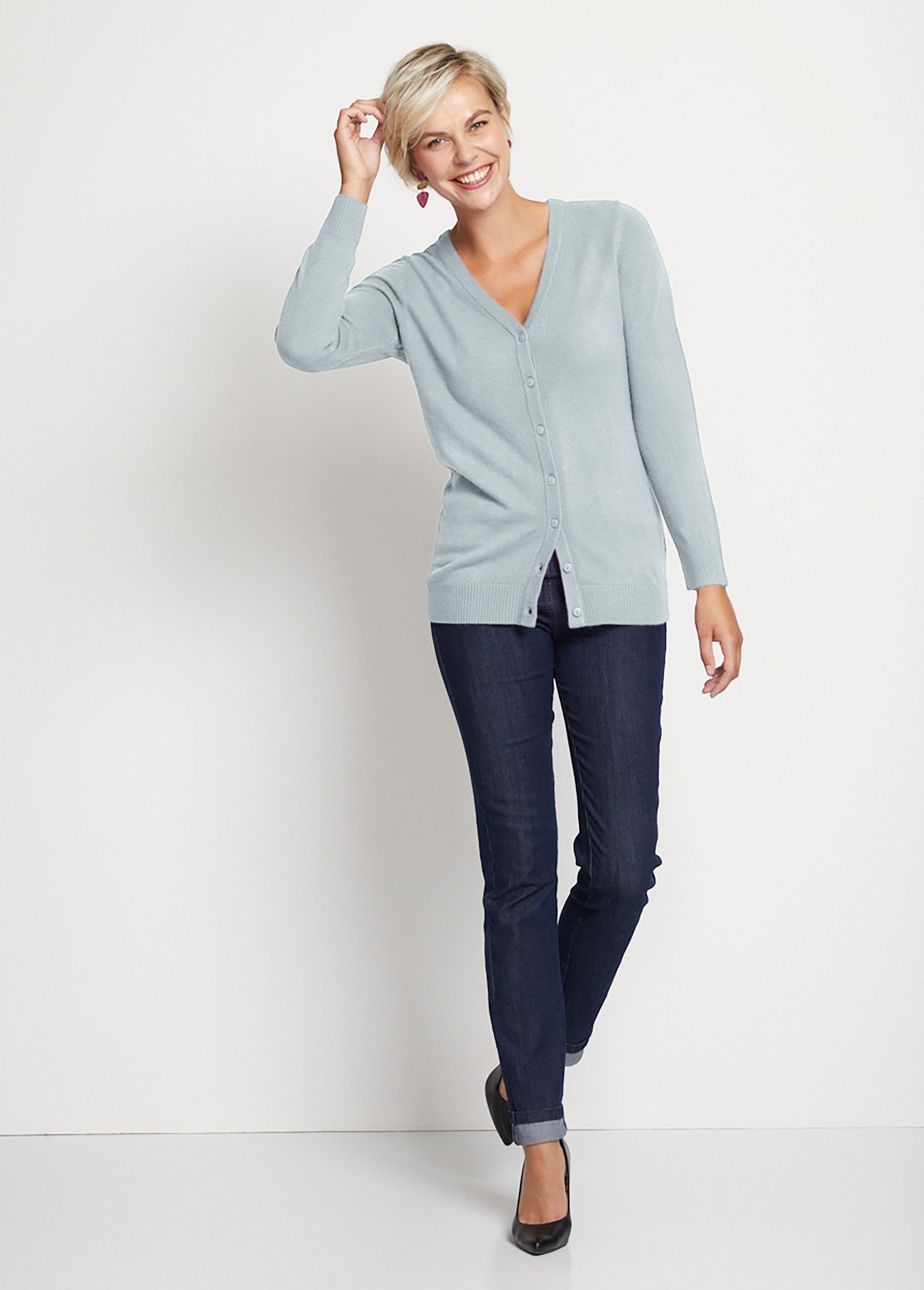 Cardigan_abbottonato_di_media_lunghezza_in_morbida_maglia_Cielo_SF1_slim