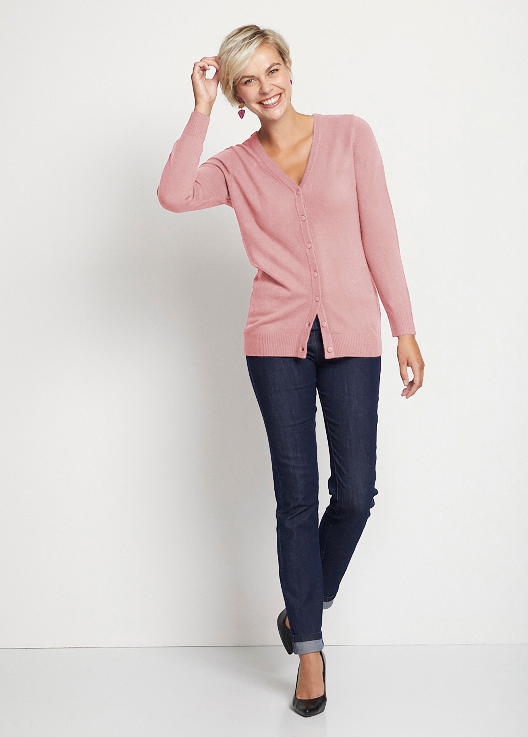 Cardigan_abbottonato_di_media_lunghezza_in_morbida_maglia_ROSA_SF1_slim