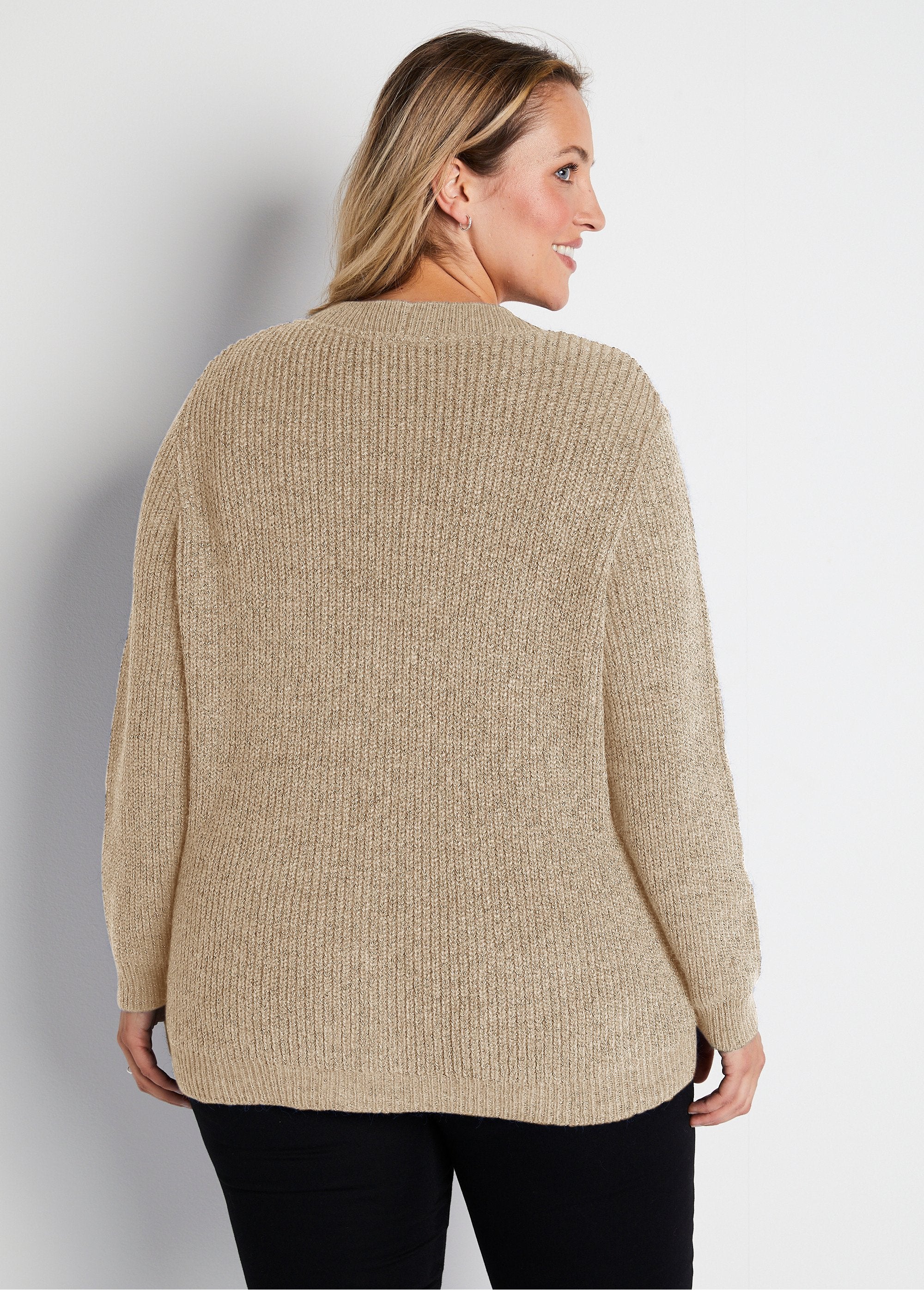 Cardigan_abbottonato_di_media_lunghezza_in_maglia_perlata_con_lana_Beige_DO1_curvy