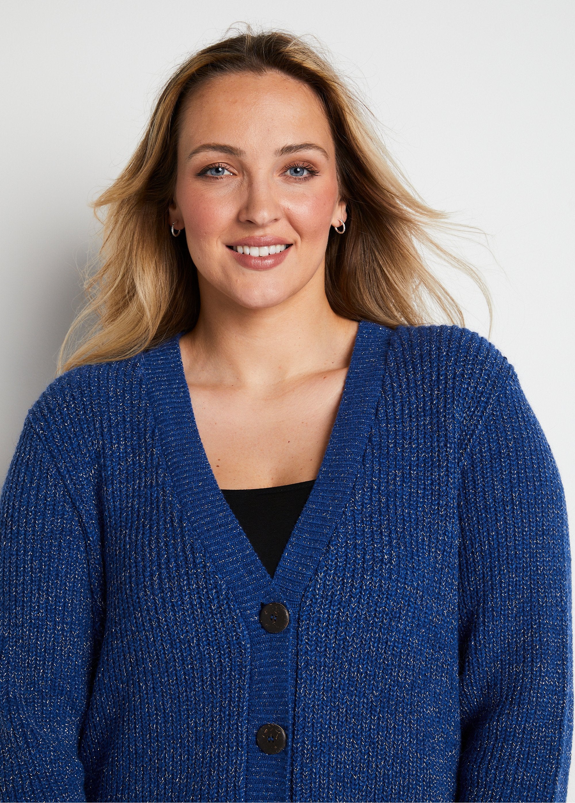 Cardigan_abbottonato_di_media_lunghezza_in_maglia_perlata_con_lana_BLU_DE1_curvy